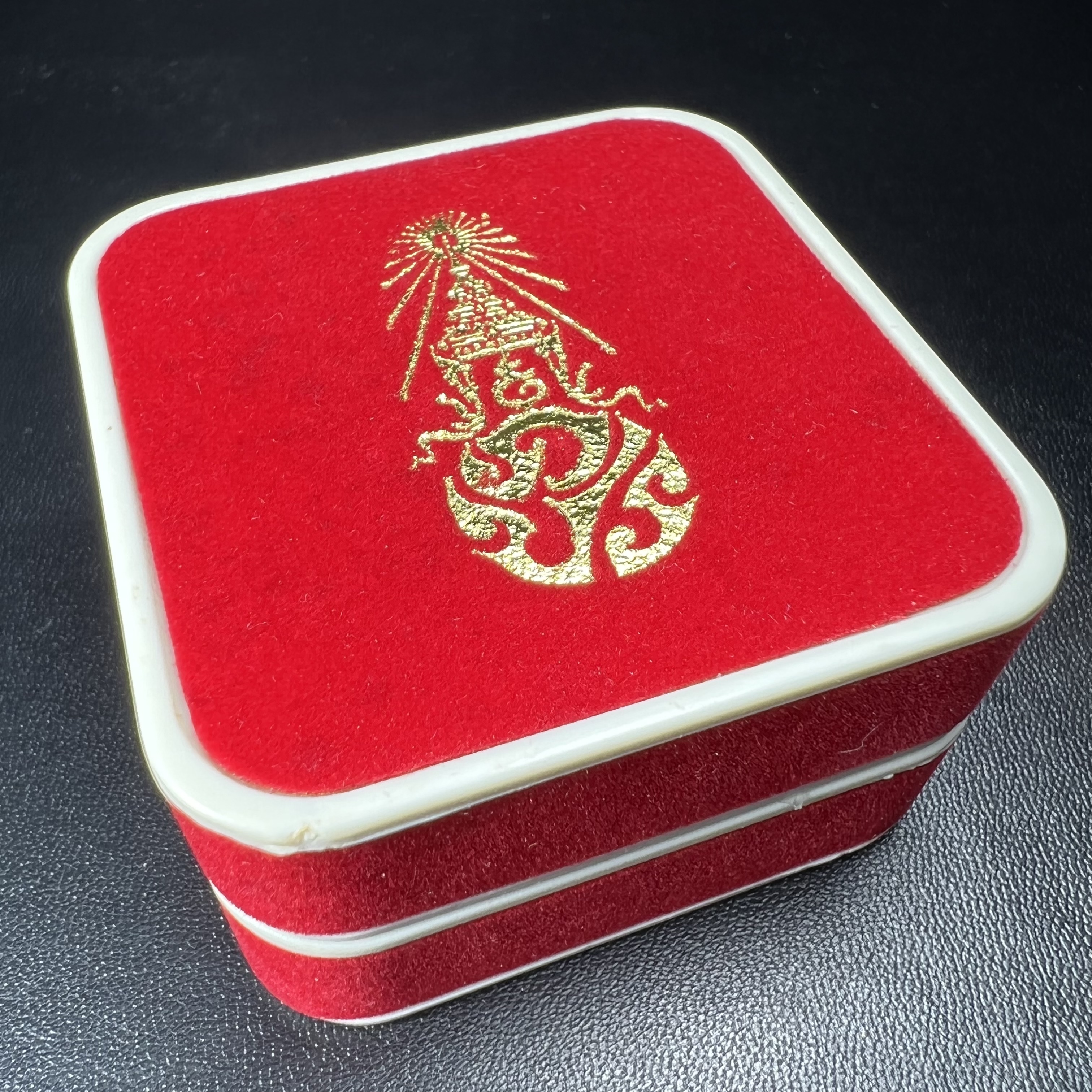 พระกริ่งพระพุทธชินสีห์ ภปร. (รุ่น2) เนื้อทองแดง กองทุนฟันเทียมพระราชทาน ในวโรกาสมหามงคล 80 พรรษา ปี 2550 (1 ใน 7499 องค์)