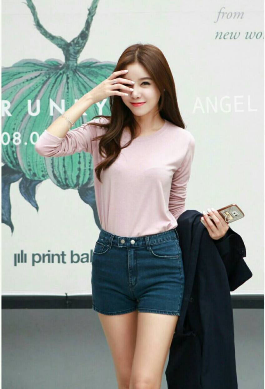 คอกลมแขนยาว