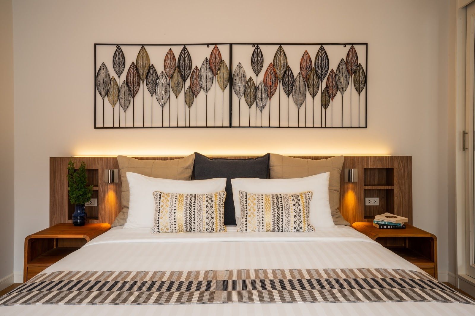 For Rent : Rawai, Pool Villa with Jacuzzi, 3 bedrooms 3 Bathrooms, Pool view.