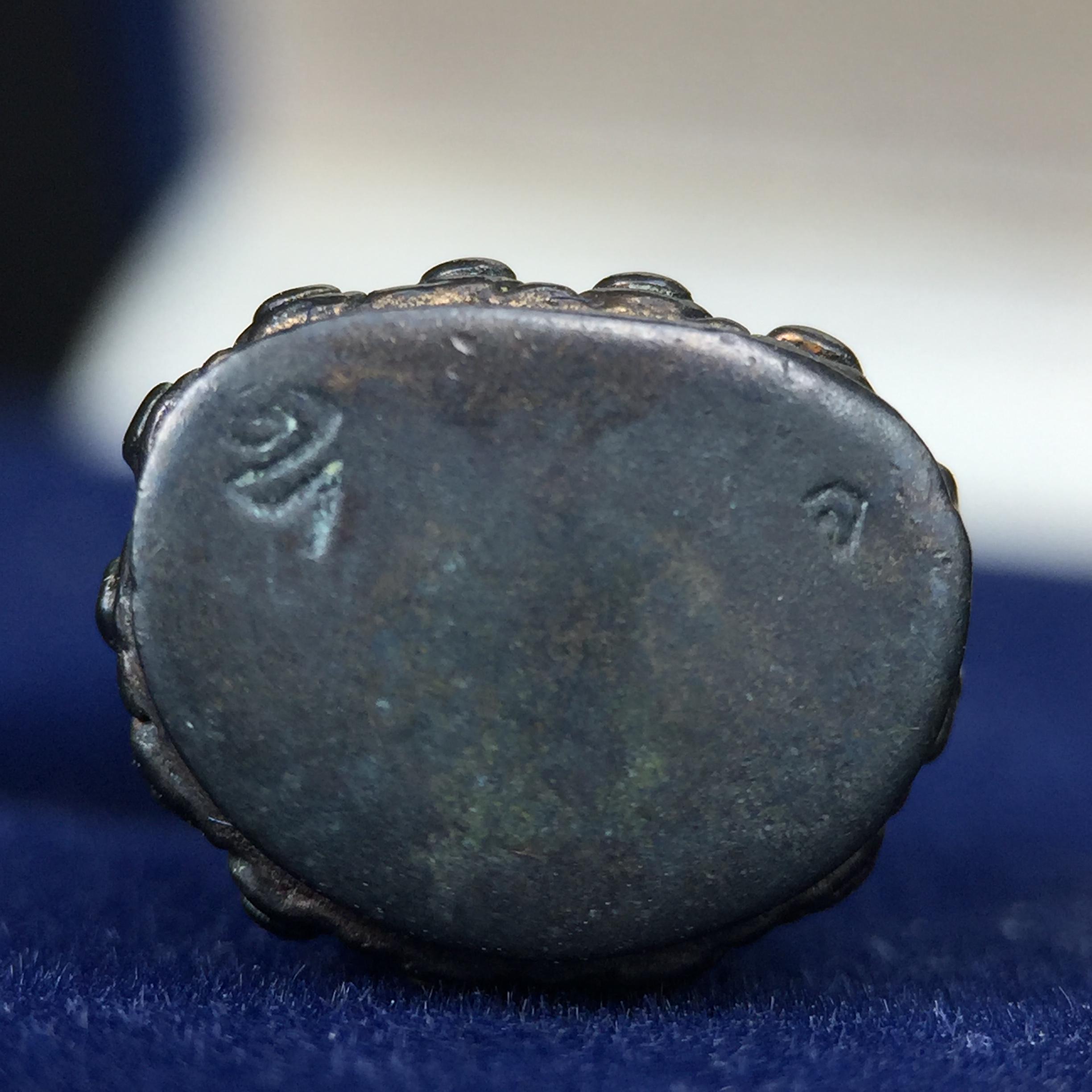 พระกริ่งพุทธอุดมสมบูรณ์(พระปุ้มปุ้ย)รุ่นแรก เนื้อนวโลหะเต็มสูตร วัดบวรนิเวศวิหาร ปี2535 แขวนบูชาไม่มีอดอยาก มีความอุดมสมบูรณ์สมตามลักษณะและมงคลนามตามชื่อ ตามปรารถนา(1ใน2000องค์)หายาก