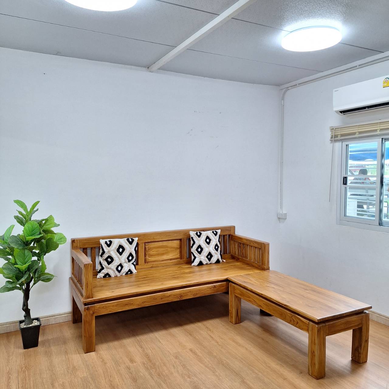 โซฟาตัวเเอล รุ่น เเอลลี่