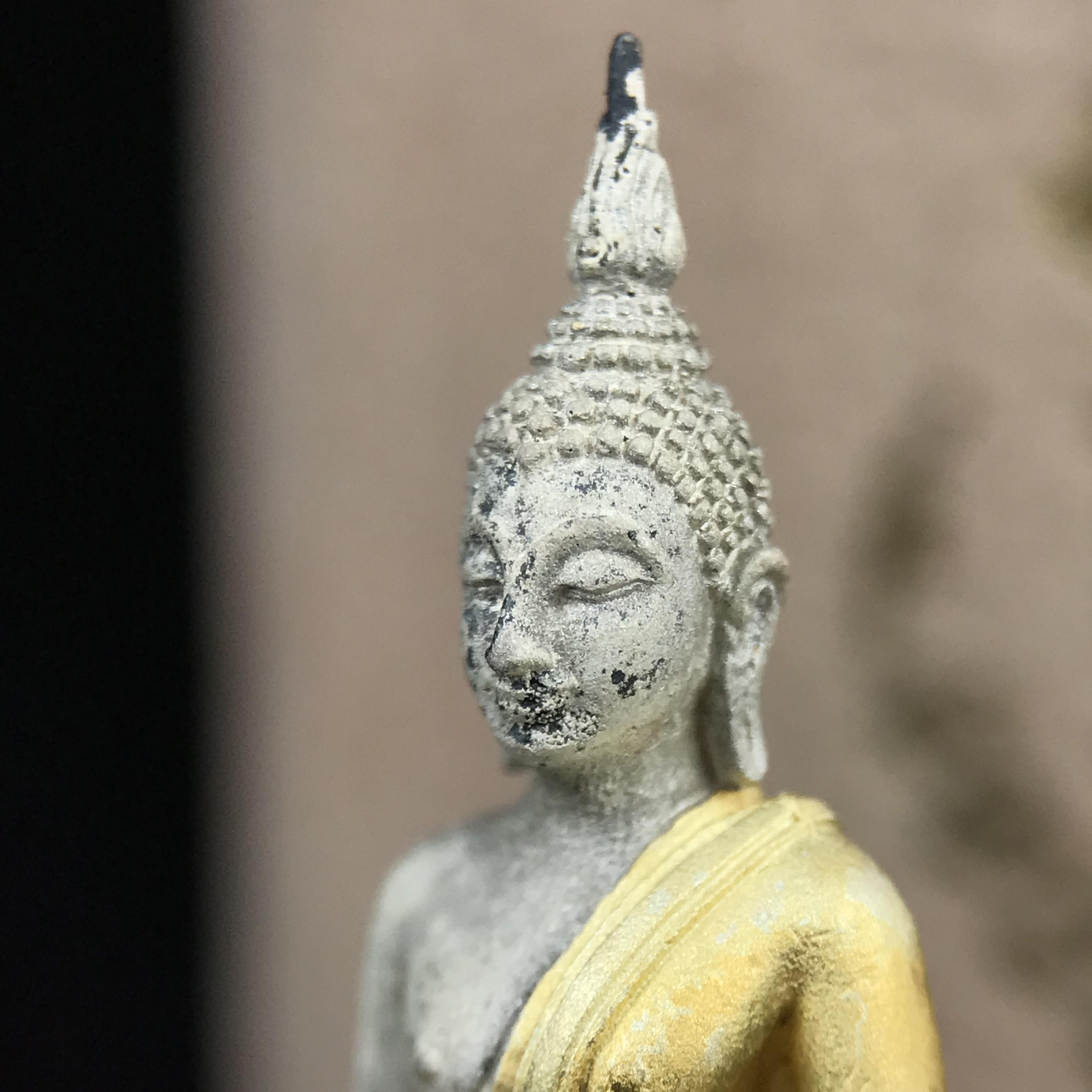 พระกริ่งพระพุทธนวราชบพิตร ตรากาญจนาภิเษกครองสิริราชสมบัติครบ 50 ปี รัชกาลที่9 ปี2540 เนื้อเงินสามกษัตริย์(ผิวเดิมสวย ครบ สมบูรณ์)พร้อมกล่องบรรจุเดิมครบ ชุดพระราชทาน(หายาก)