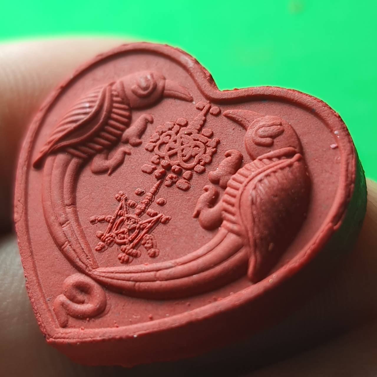 ของเสน่ห์ สาริกาลิ้นทอง สีแดง เลี่ยมกรอบ รุ่นคู่ไม่ขาด โชคไม่หมด รวยเปรี้ยง สาริกาเสน่ห์ สาริกาค้าขาย สาริกาลิ้นทอง