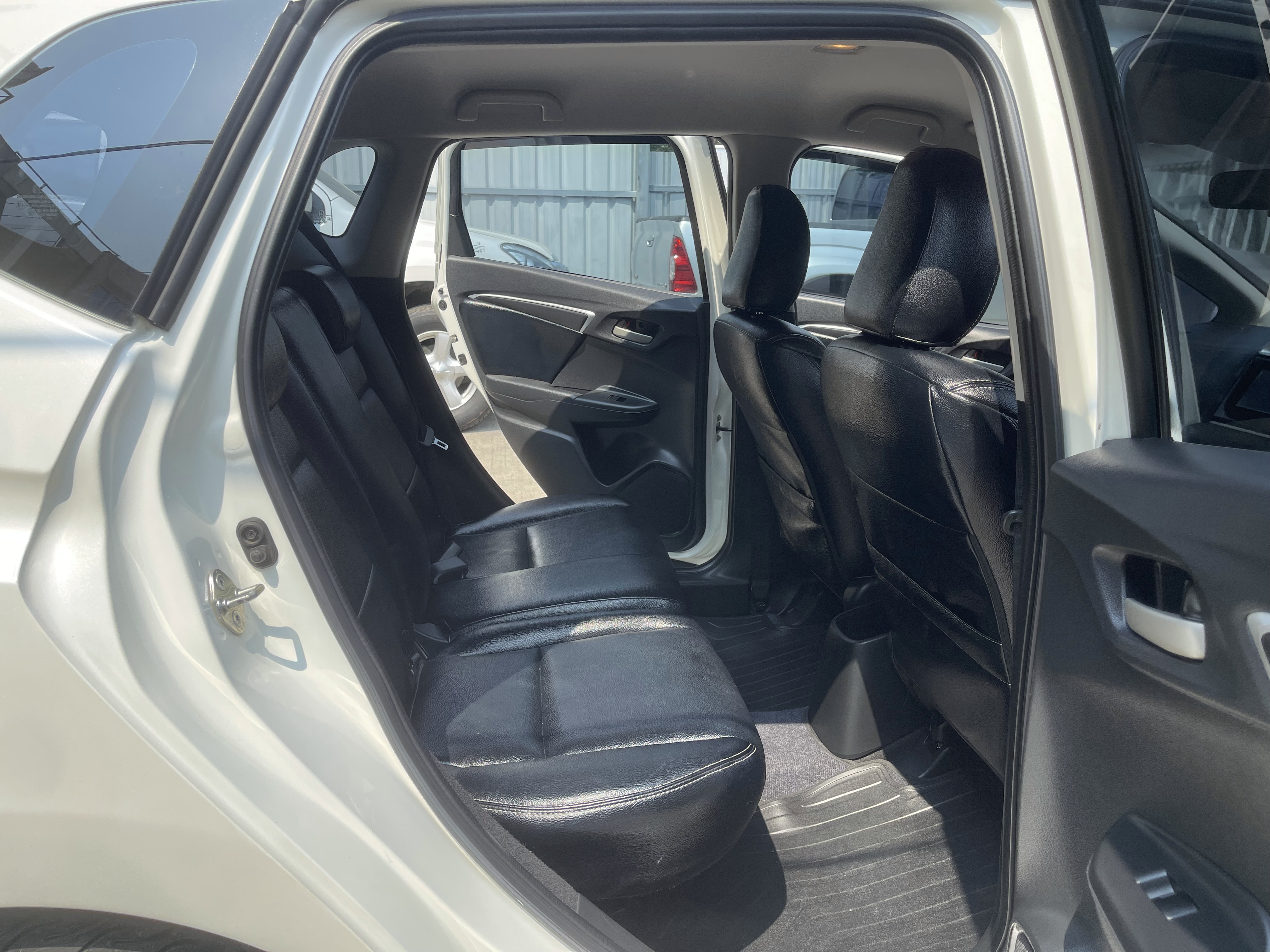 Honda Jazz 1.5 V+ At 2017 ขาวมุก