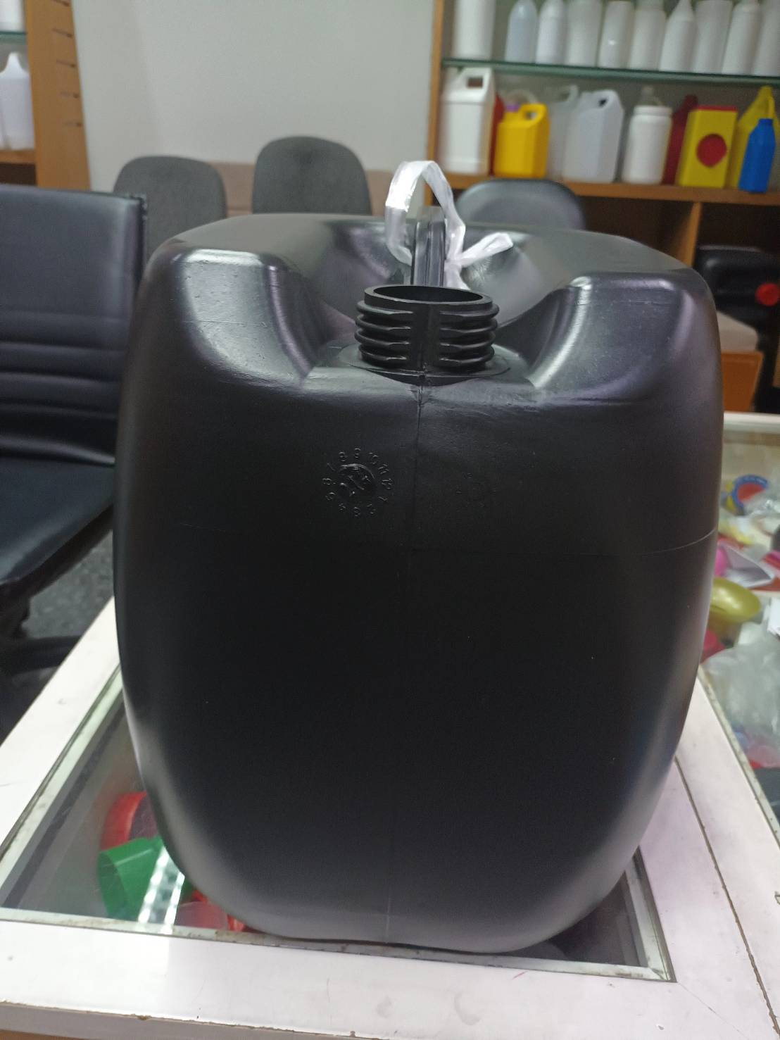 แกลลอน 25 ลิตร AD13 ดำ