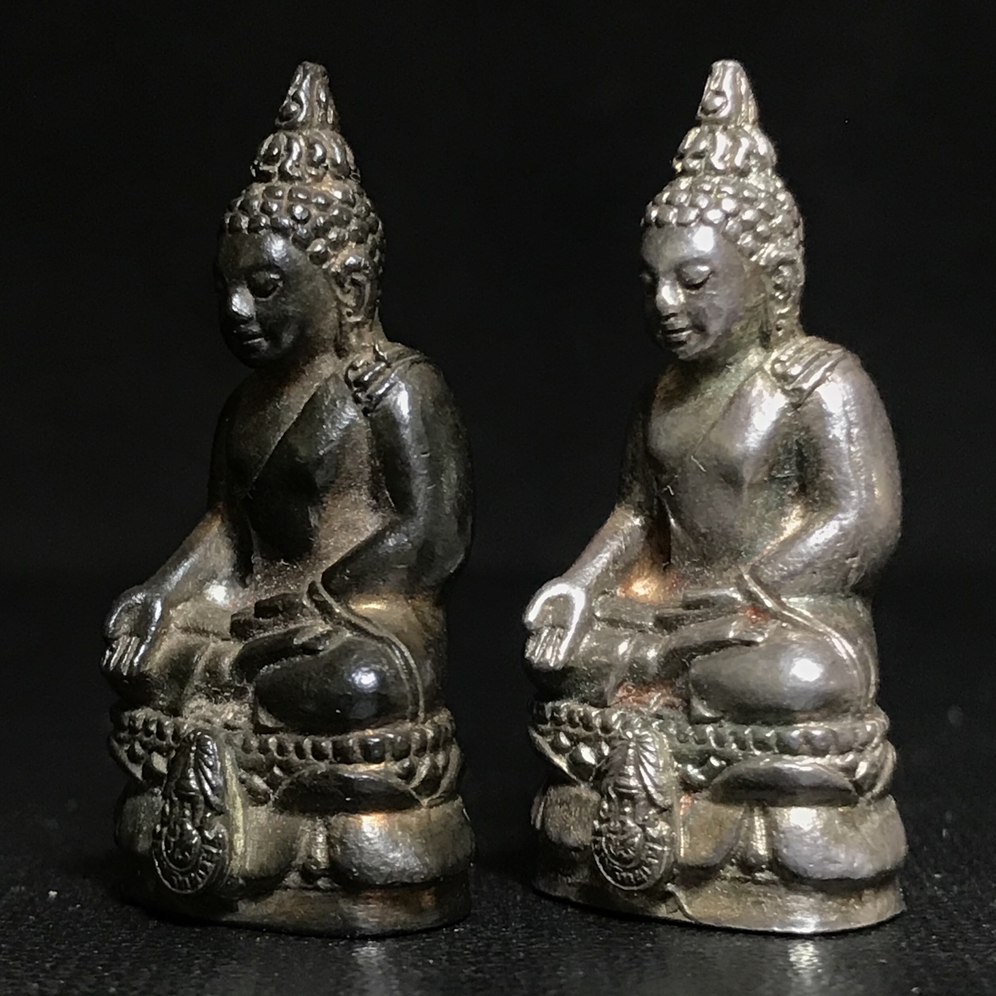 พระกริ่งไพรีพินาศรุ่น ภปร. ราชวิทยาลัย ปี2535 เนื้อนวโลหะอุดก้นทองคำ+เนื้อเงินอุดก้นทองคำ(แยกจากชุดทองคำหายาก)