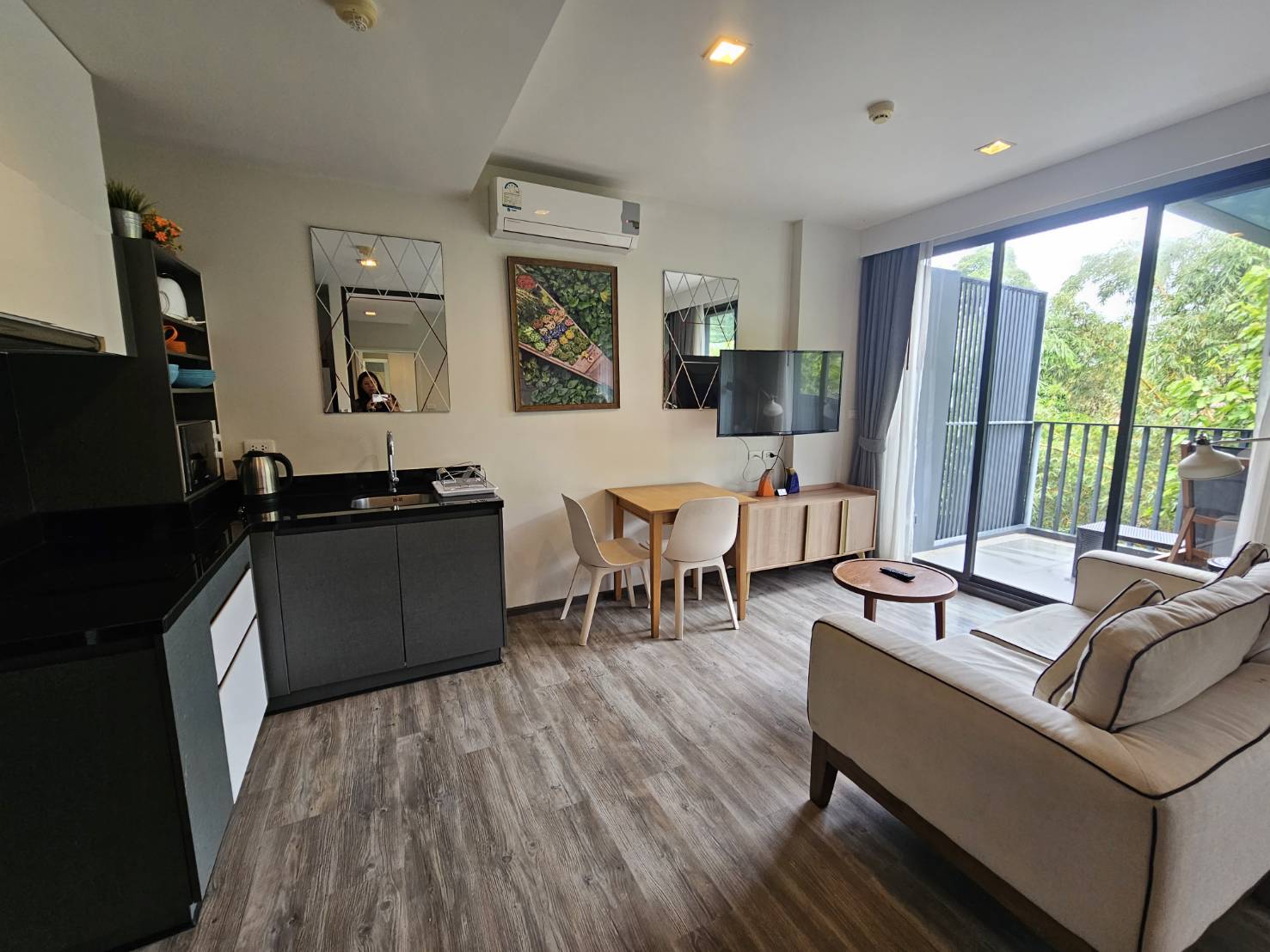 For Rent : Patong, The Deck Condominium, 1 Bedroom 1 Bathroom, 4th flr.