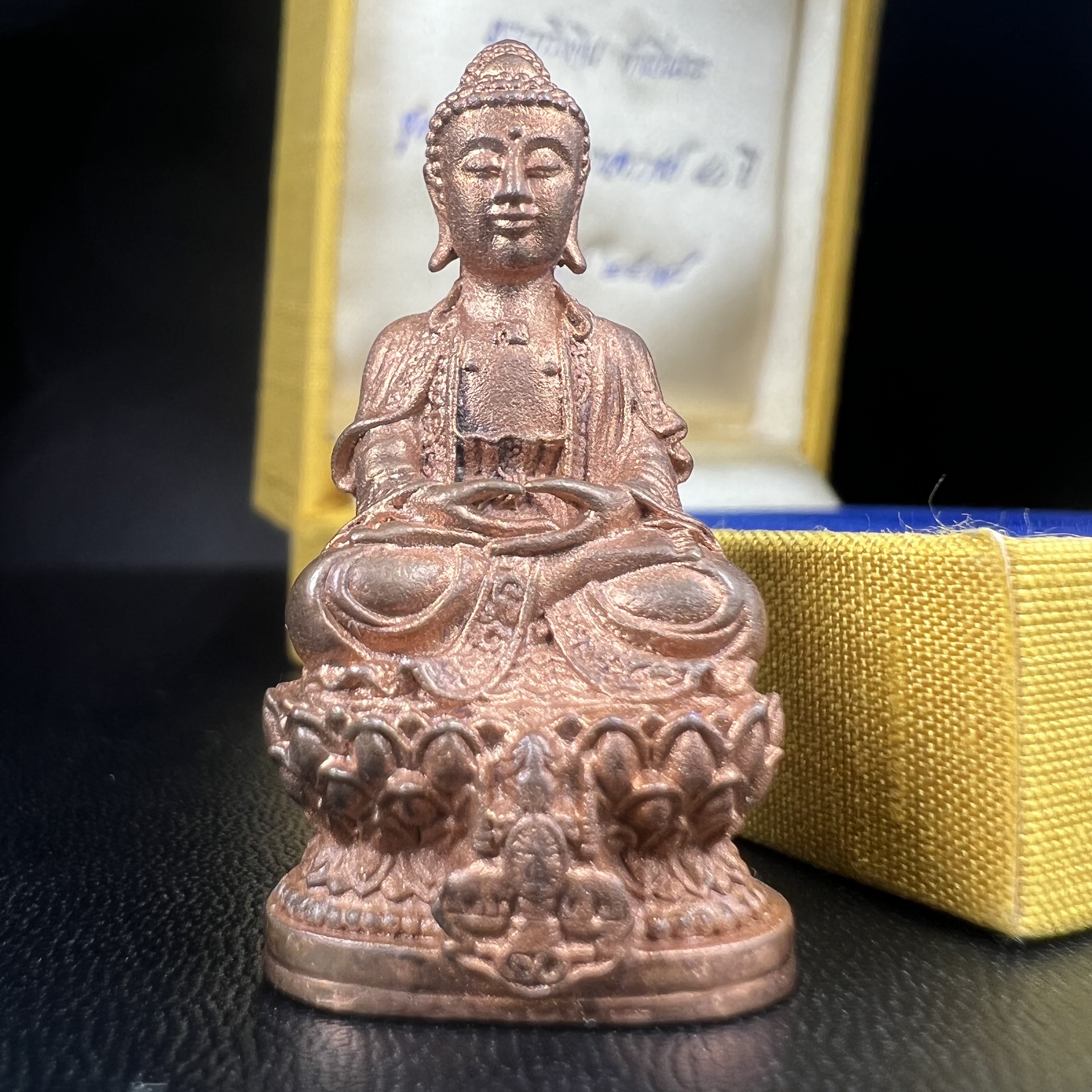 พระกริ่งจีน "ต้าเยิ่นถะ" (เนื้อทองทิพย์)(สร้างน้อยหายากพบเจอน้อย) รุ่น กาญจนาภิเษก ครองราชย์ 50 ปี วัดบวรนิเวศวิหาร ปี2538 (คัดสภาพสวยเดิม พิธีใหญ่ พุทธศิลป์งดงาม)1 ใน 3500 องค์