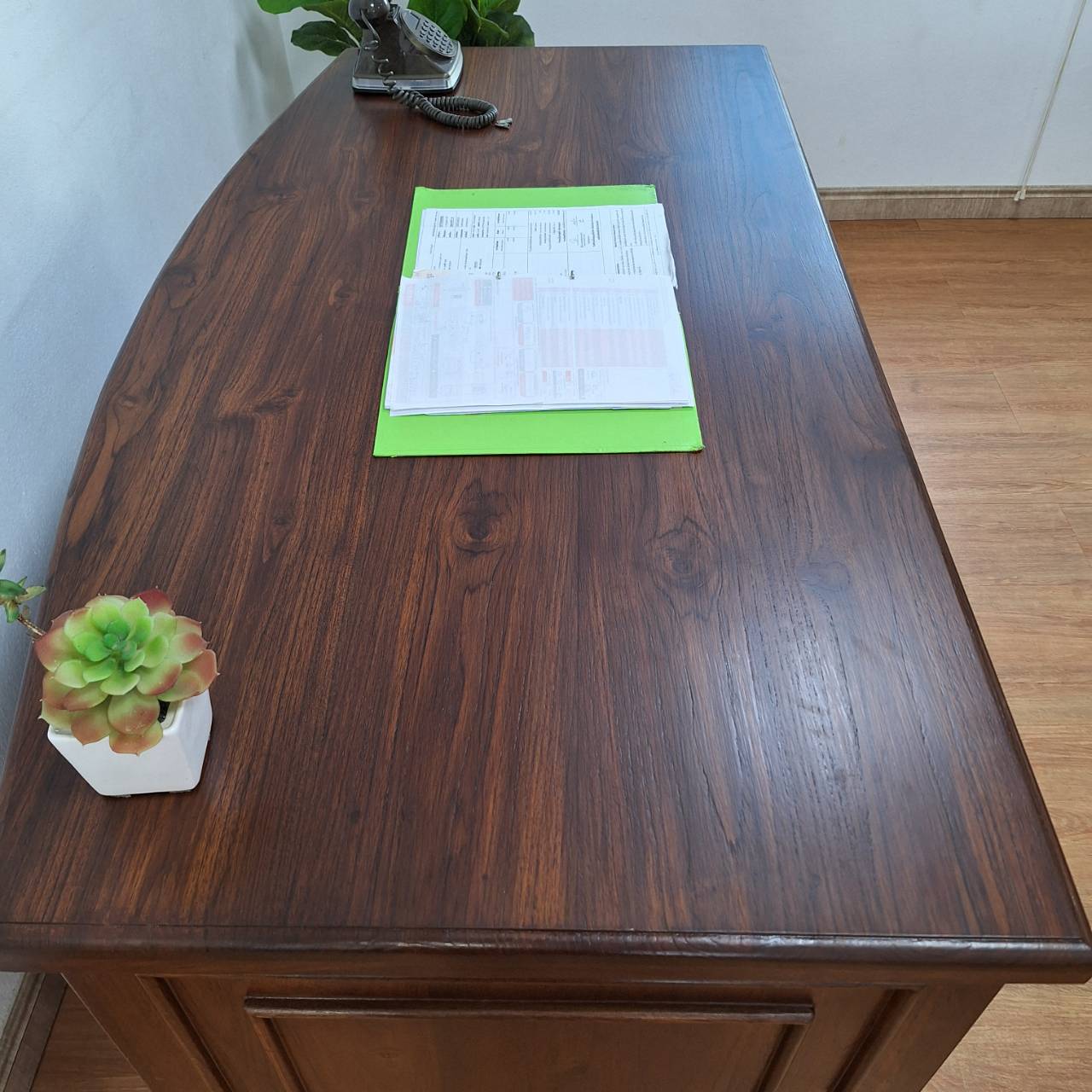 โต๊ะทำงานผู้บริหาร รุ่น intelligence ( อินเทอลิเจนท์ )