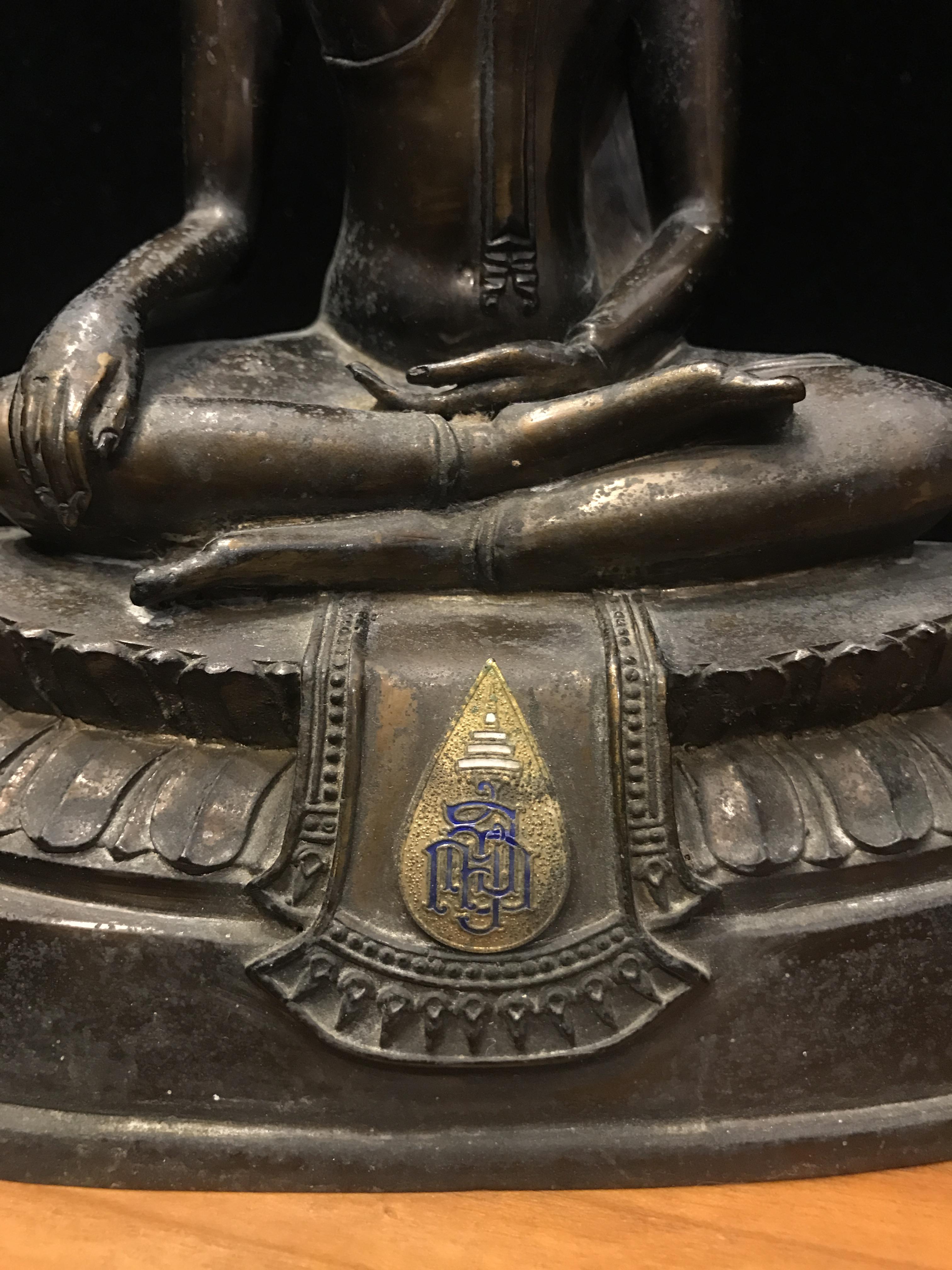 พระบูชา ตราสัญลักษณ์ ญสส. วัดบวรนิเวศราชวรวิหาร จัดสร้างโดยบริษัทเซ็นทรัล ขนาดหน้าตัก 5 นิ้ว