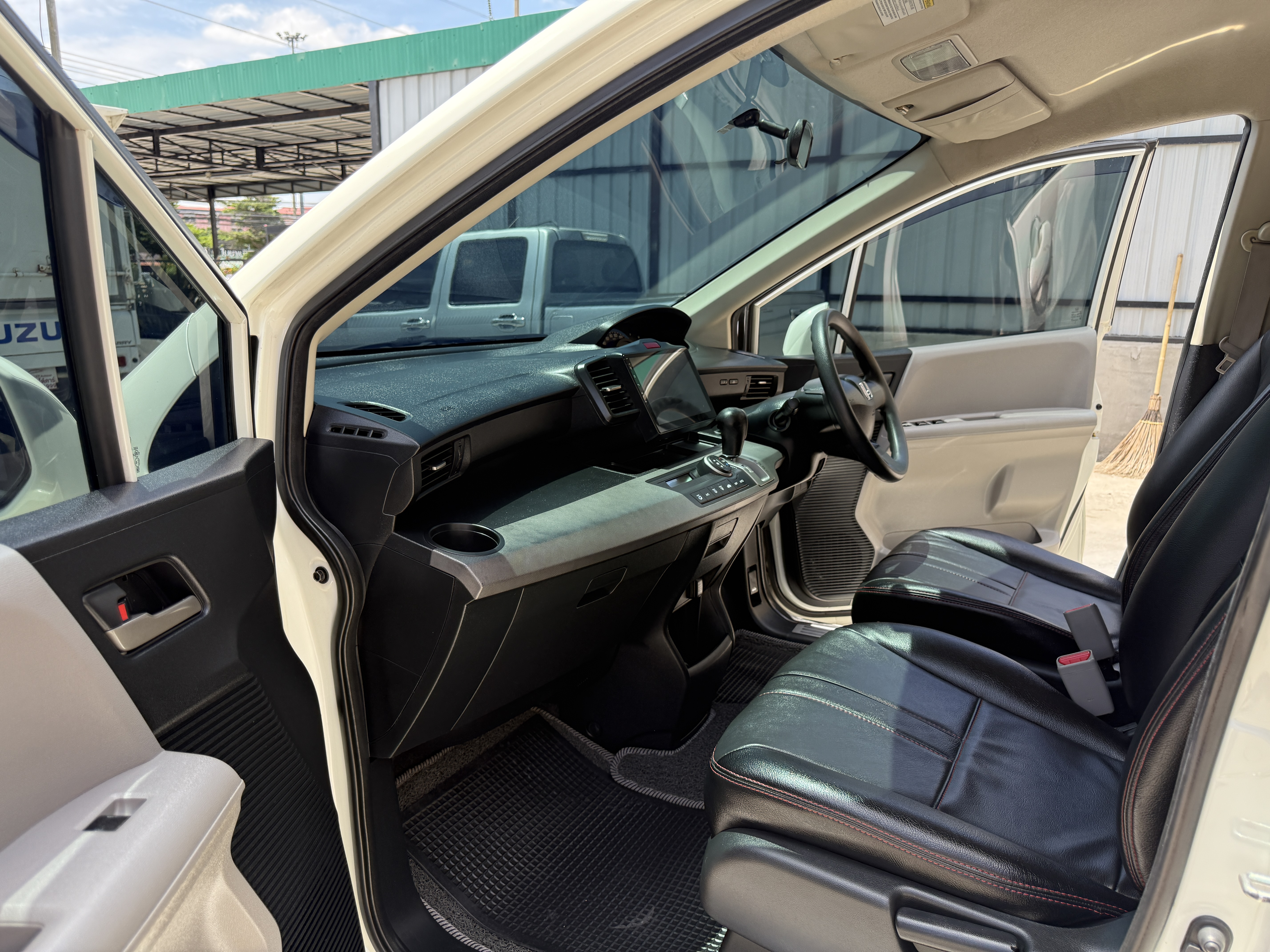 Honda Freed 1.5 E At 2012 ขาวมุก