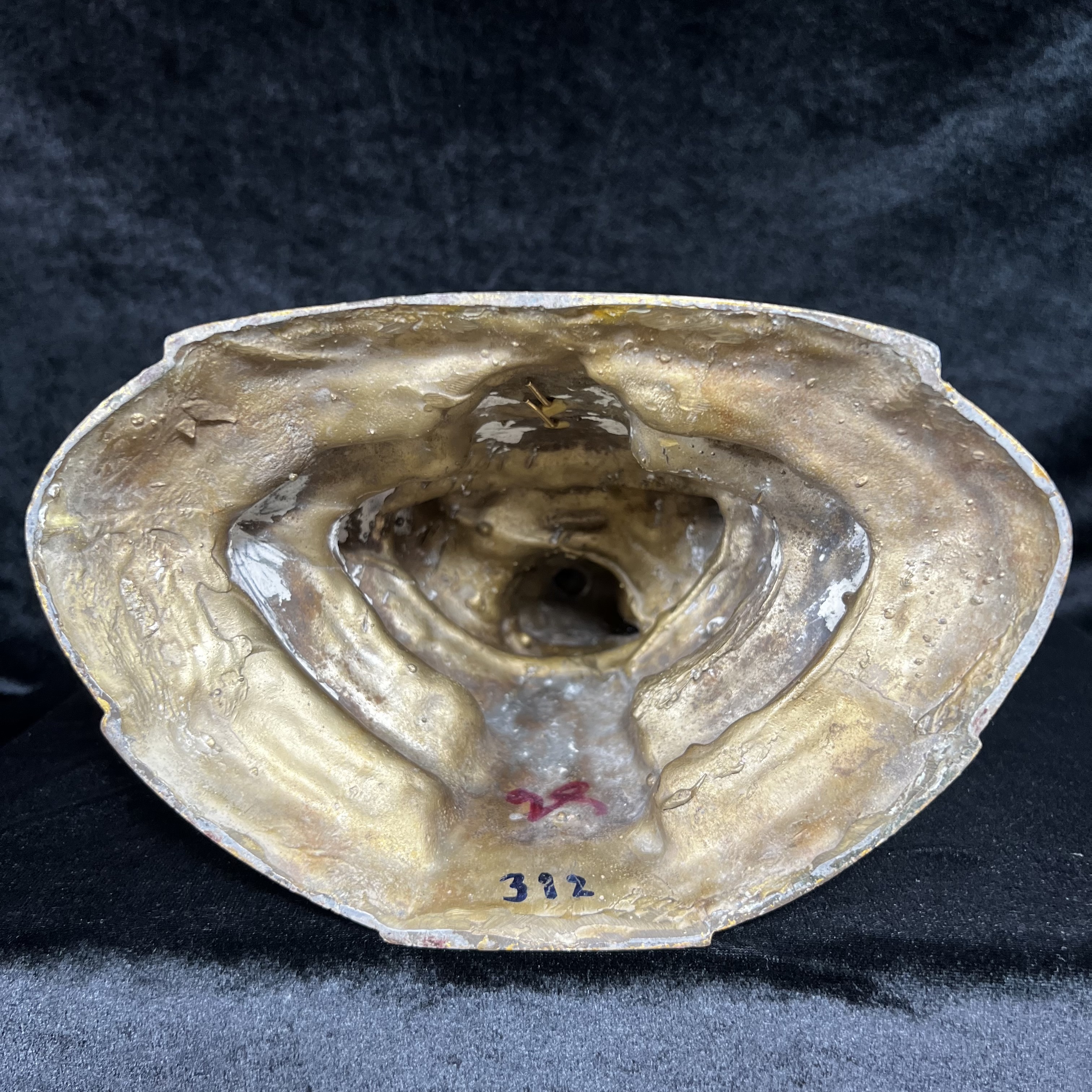 พระพุทธมหามณีรัตนปฏิมากร (จำลอง)พระแก้วมรกต วัดพุทธไทยถาวรวนาราม นครนิวยอร์ก ตรา ภปร. 6รอบ 72พรรษา ในหลวงรัชกาลที่9 ปี2542 ขนาดบูชาหน้าตัก 5นิ้ว หล่อเนื้อโลหะ(ในหลวงรัชกาลที่9 เสด็จเจิมพระสุหร่าย)(1ใน999องค์)