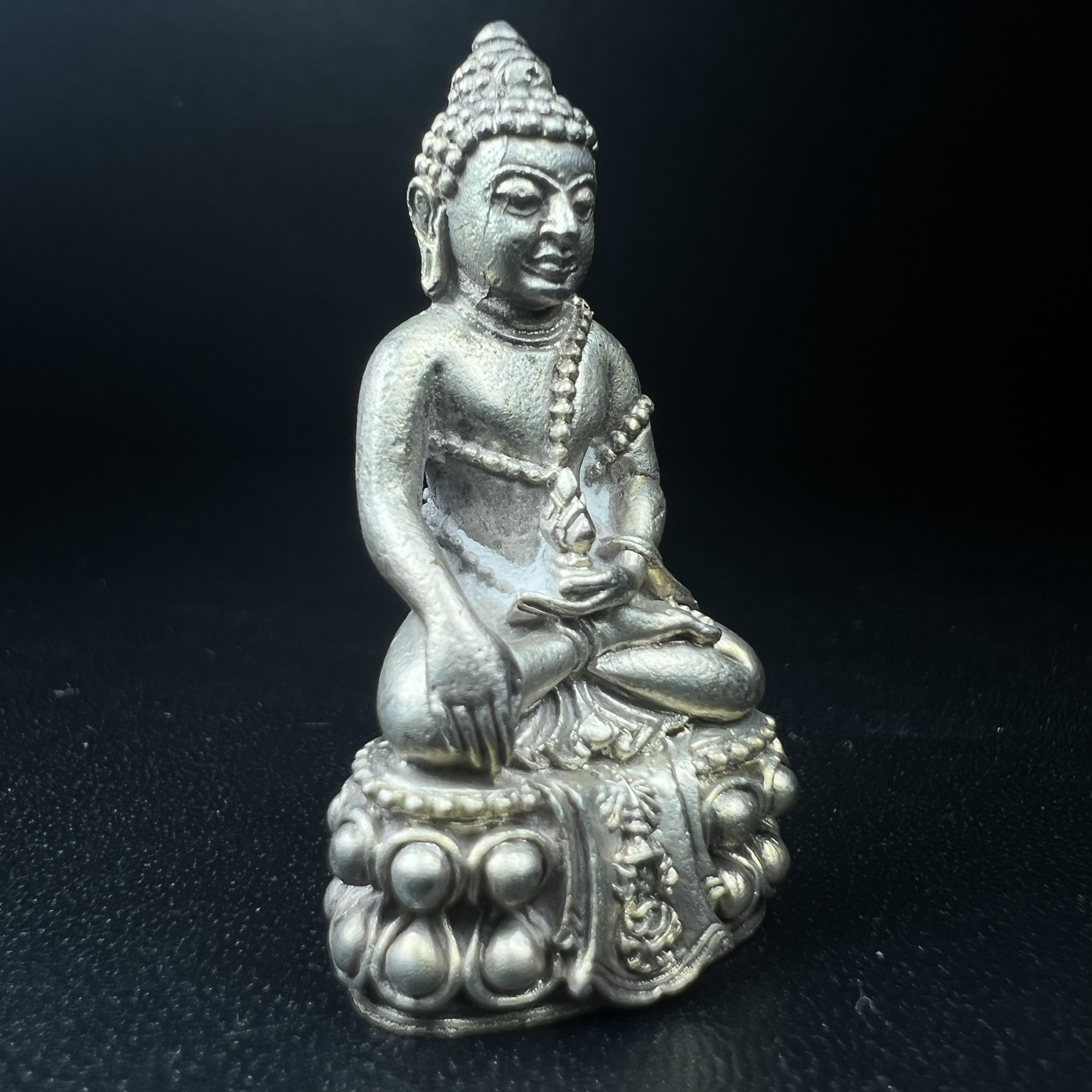 พระกริ่งศิรากาศ ภปร.(วัตถุมงคล"คุ้มเกล้าฯ") โรงพยาบาลภูมิพล เนื้อเงินพิมพ์หน้าไทย (ในหลวงรัชกาลที่9เสด็จเททอง)(พิธีใหญ่)(นิยม)