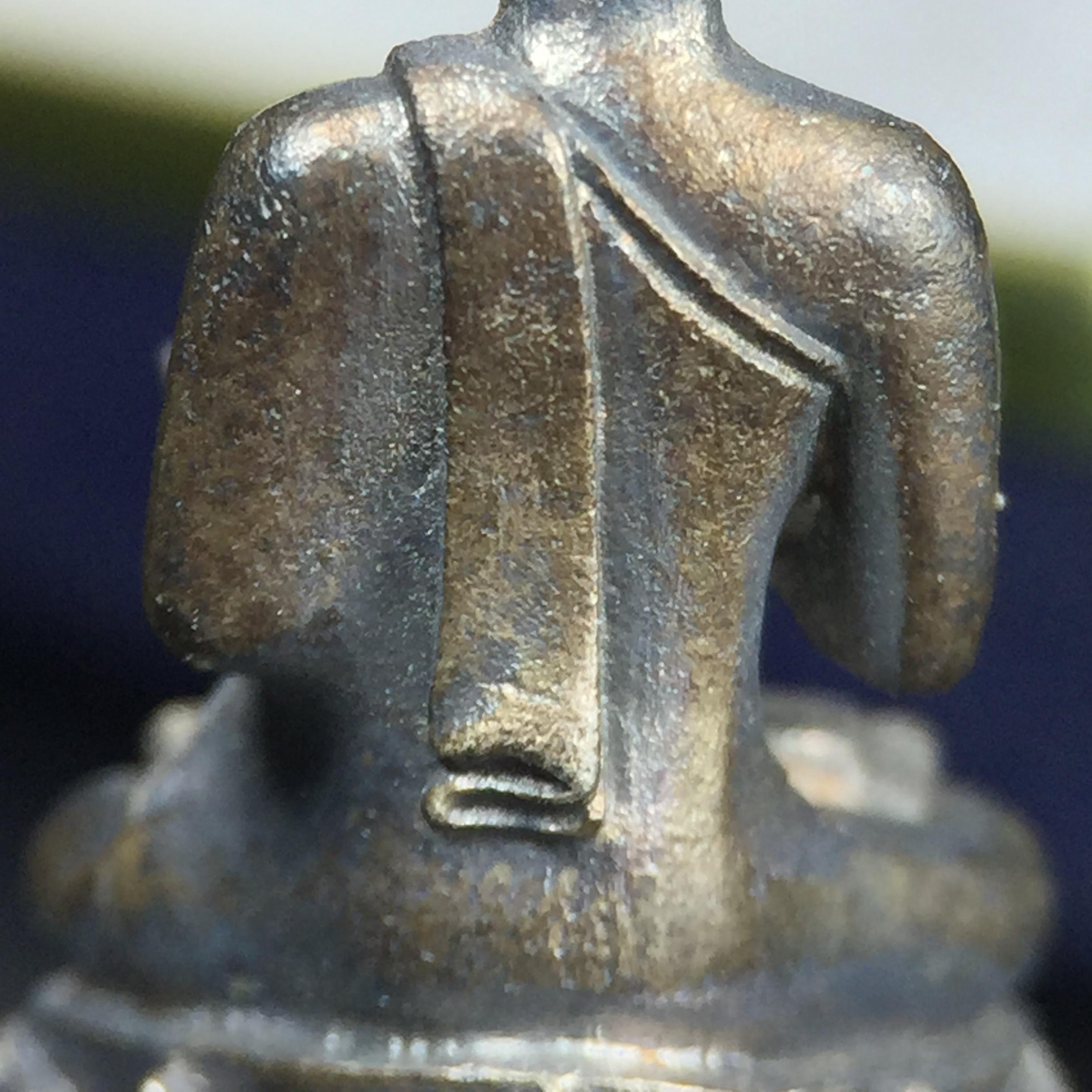 พระกริ่งปรมานุชิตชิโนรส วัดพระเชตุพนวิมลมังคลาราม(วัดโพธิ์) ปี2533 เนื้อเงิน ( ในหลวงรัชกาลที่9เสด็จเททอง)พิธีใหญ่ งดงามด้วยพุทธศิลป์เปี่ยมด้วยพุทธคุณ อีกหนึ่งรุ่นที่แนะนำสะสมบูชา