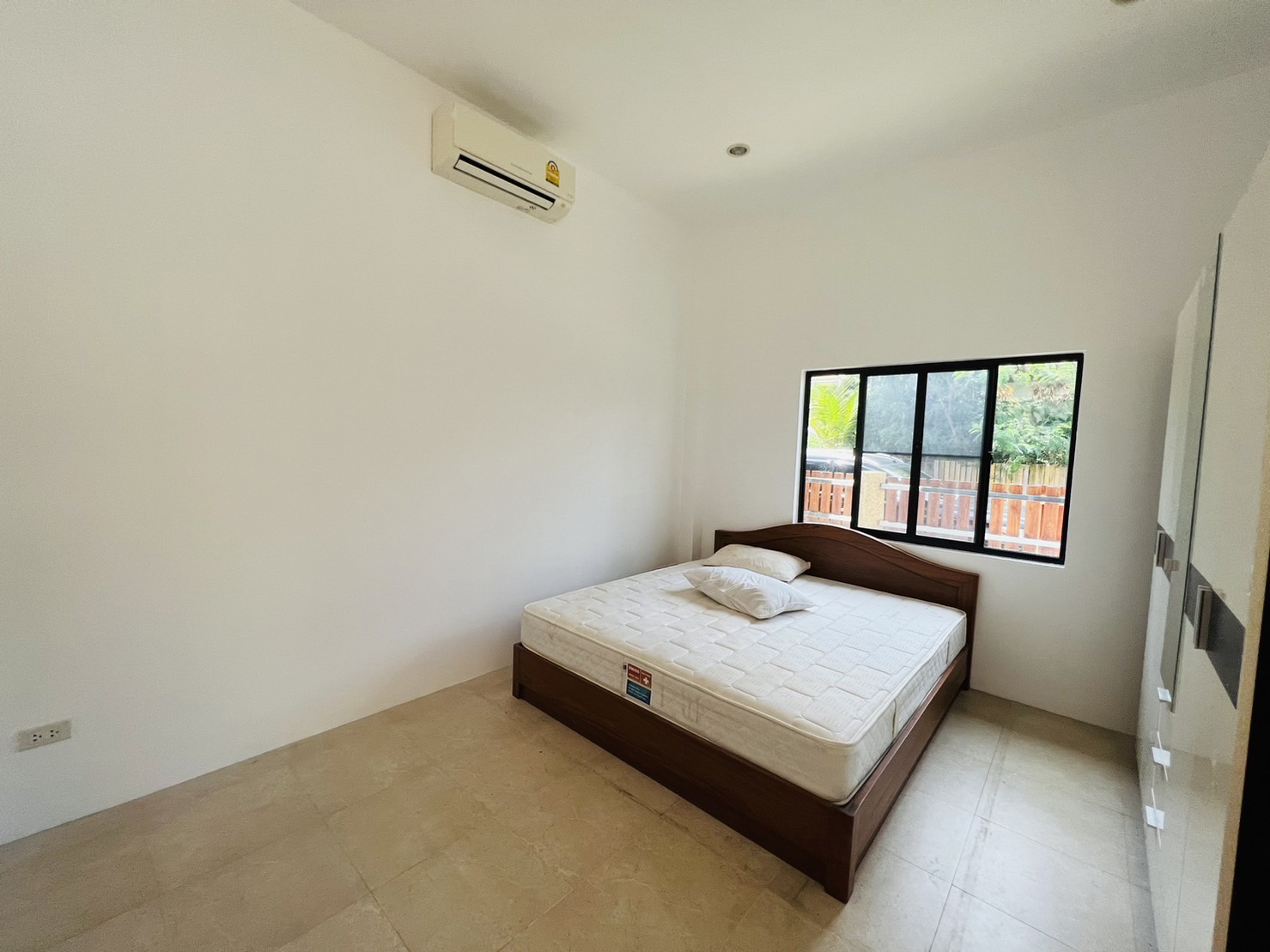 For Rent : Chalong, One-story semi-detached house, 3 bedrooms 2 bathrooms