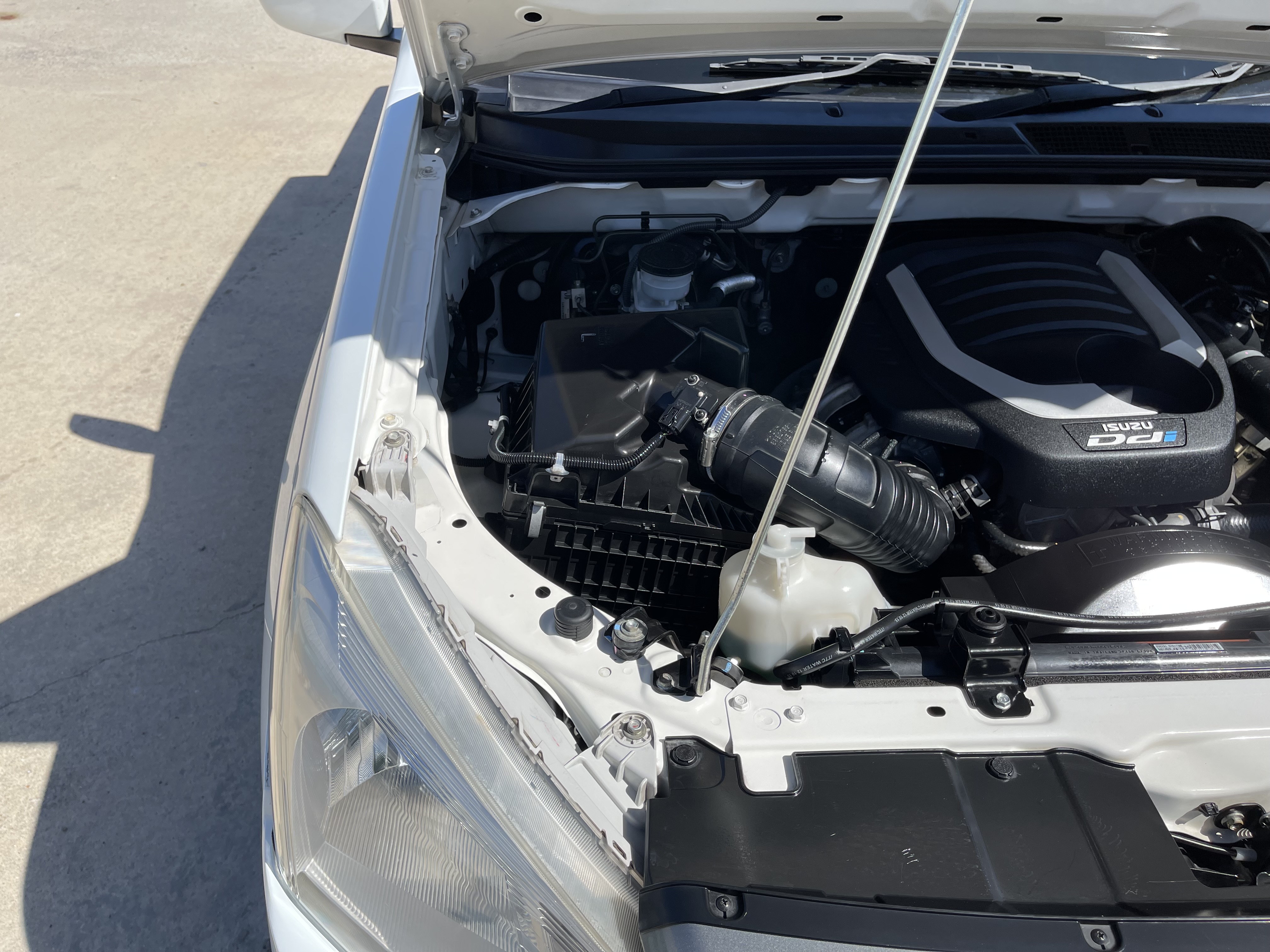 Isuzu Dmax All New 4ประตู 1.9 S 2016 ขาว