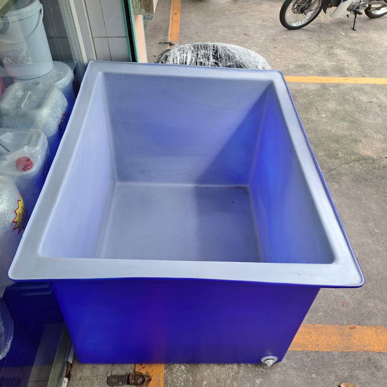 กระบะเหลี่ยม 800 ลิตร