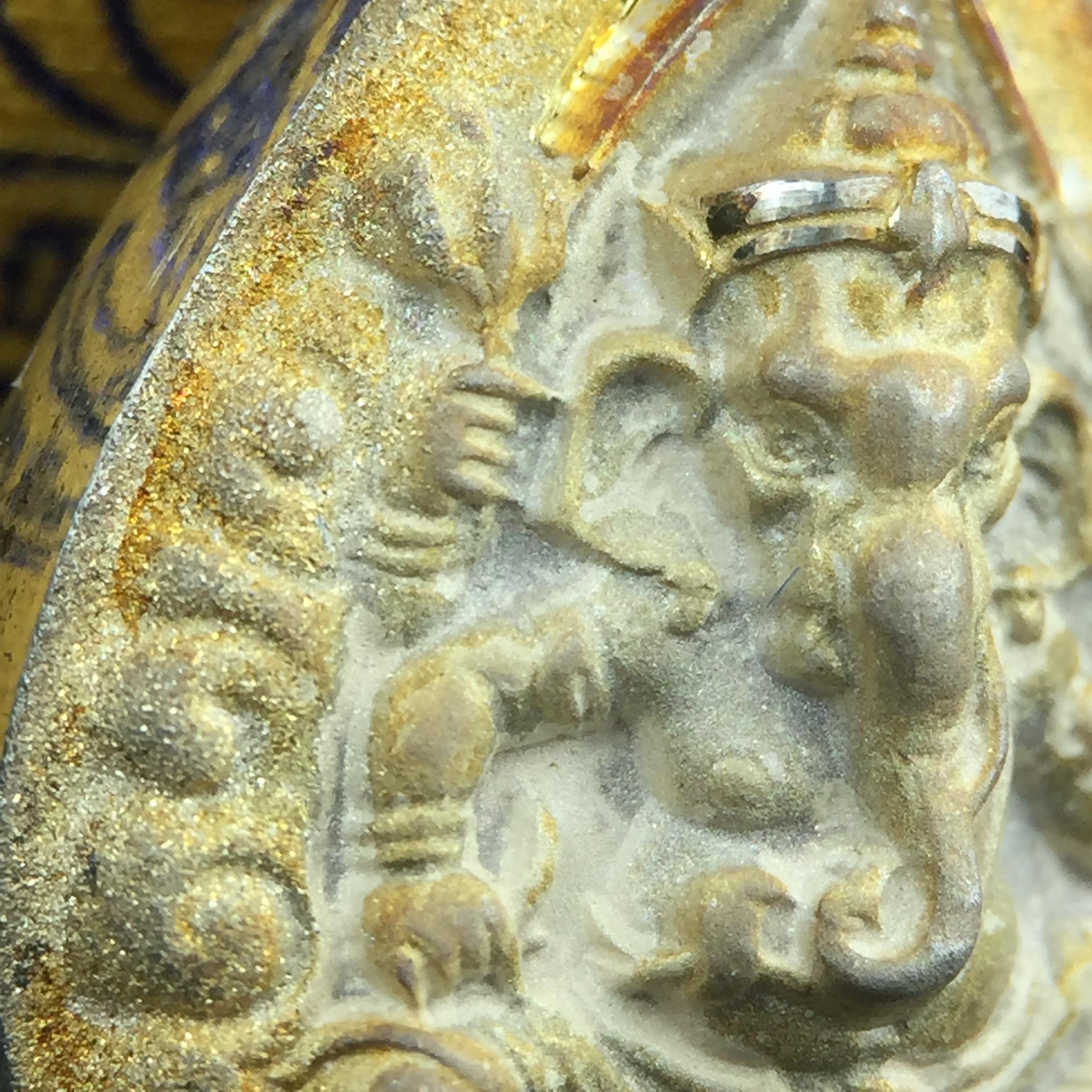 เหรียญพระพิฆเนศวร ญสส. ชุดกาญจนาภิเษกครองราชย์ 50 ปี พุทธศักราช 2538 พิมพ์ใหญ่(2.9 ซม.) เนื้อเงินผิวเดิมขึ้นสีรุ้งงดงามธรรมชาติสร้างสรรค์ สภาพสวยเดิมพร้อมกล่องบรรจุเดิม ตอกโค๊ดหมายเลขกำกับ(1ใน 5539องค์)