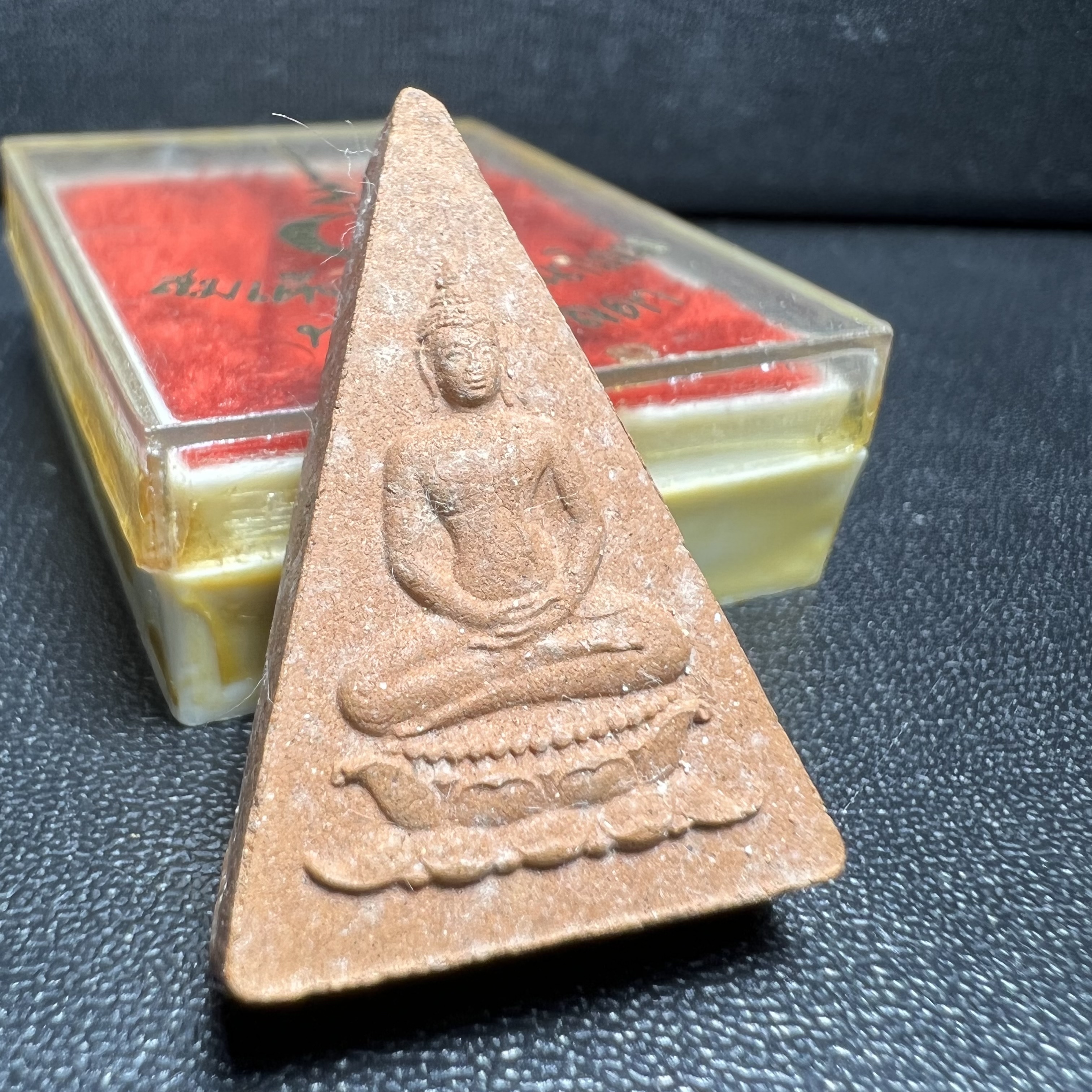 พระสมเด็จอุณาโลมทรงจิตรลดา ปี 2519 วัดบวรนิเวศวิหาร พิมพ์ใหญ่ คมชัดลึก พิมพ์นิยม(สภาพคัดสวยหายาก)อีกหนึ่งวัตถุมงคลในหลวงที่ทรงคุณค่า