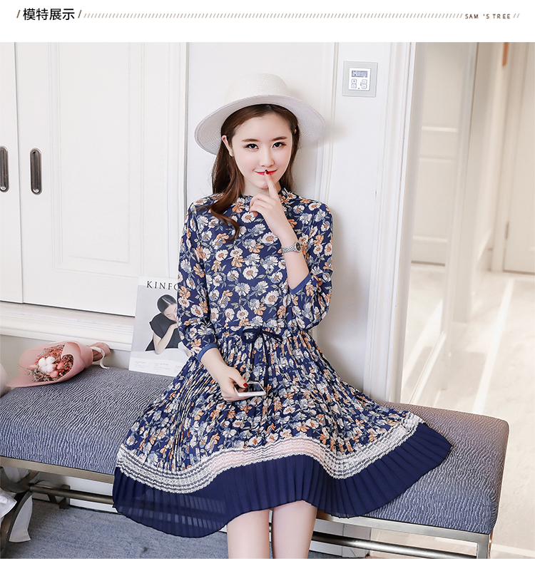 ชุดเดรสสั้น ผ้าชีฟองสีน้ำเงิน ลายดอกไม้สีขาว ส้ม ฟ้า กระโปรงอัดพลีท สวย สดใส