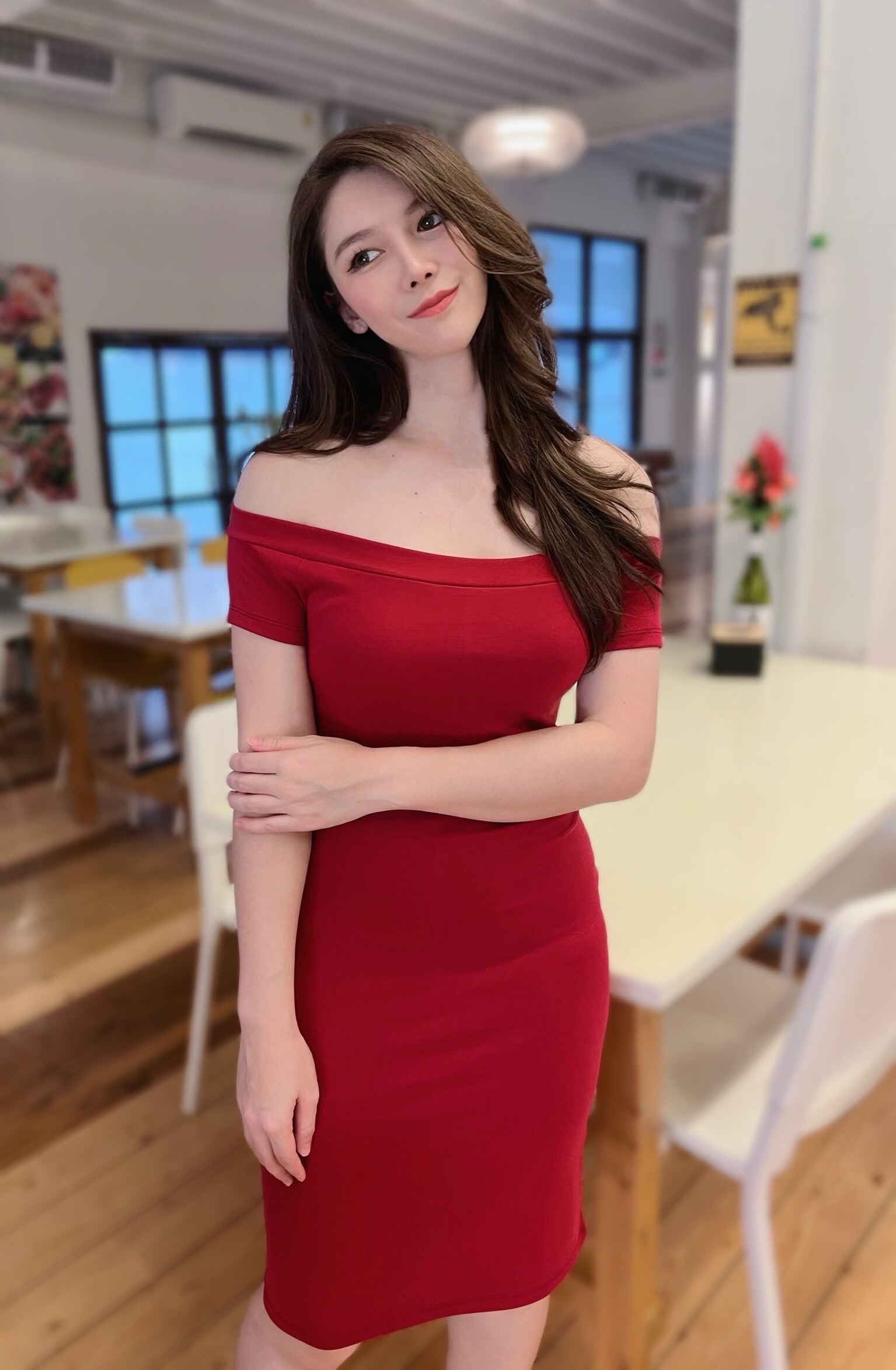 เดรสเปิดไหล่