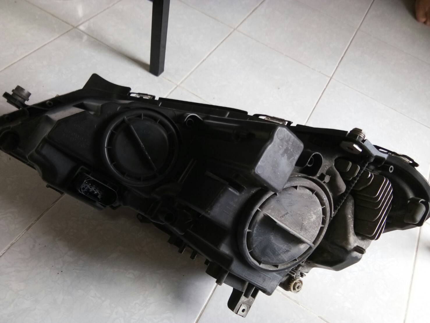 ไฟหน้าซีนอน BENZ W207