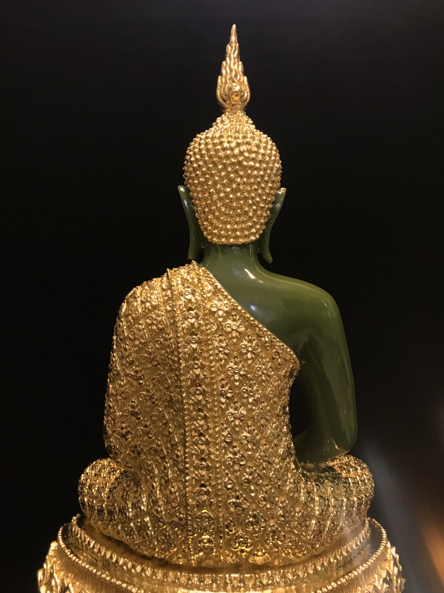 พระพุทธมหามณีรัตนปฏิมากร(พระแก้วมรกต) วัดพระศรีรัตนศาสดาราม สำนักพระราชวัง จัดสร้าง(บรรจุมวลสารใต้ฐาน)ฤดูฝน ขนาดหน้าตัก 9นิ้ว