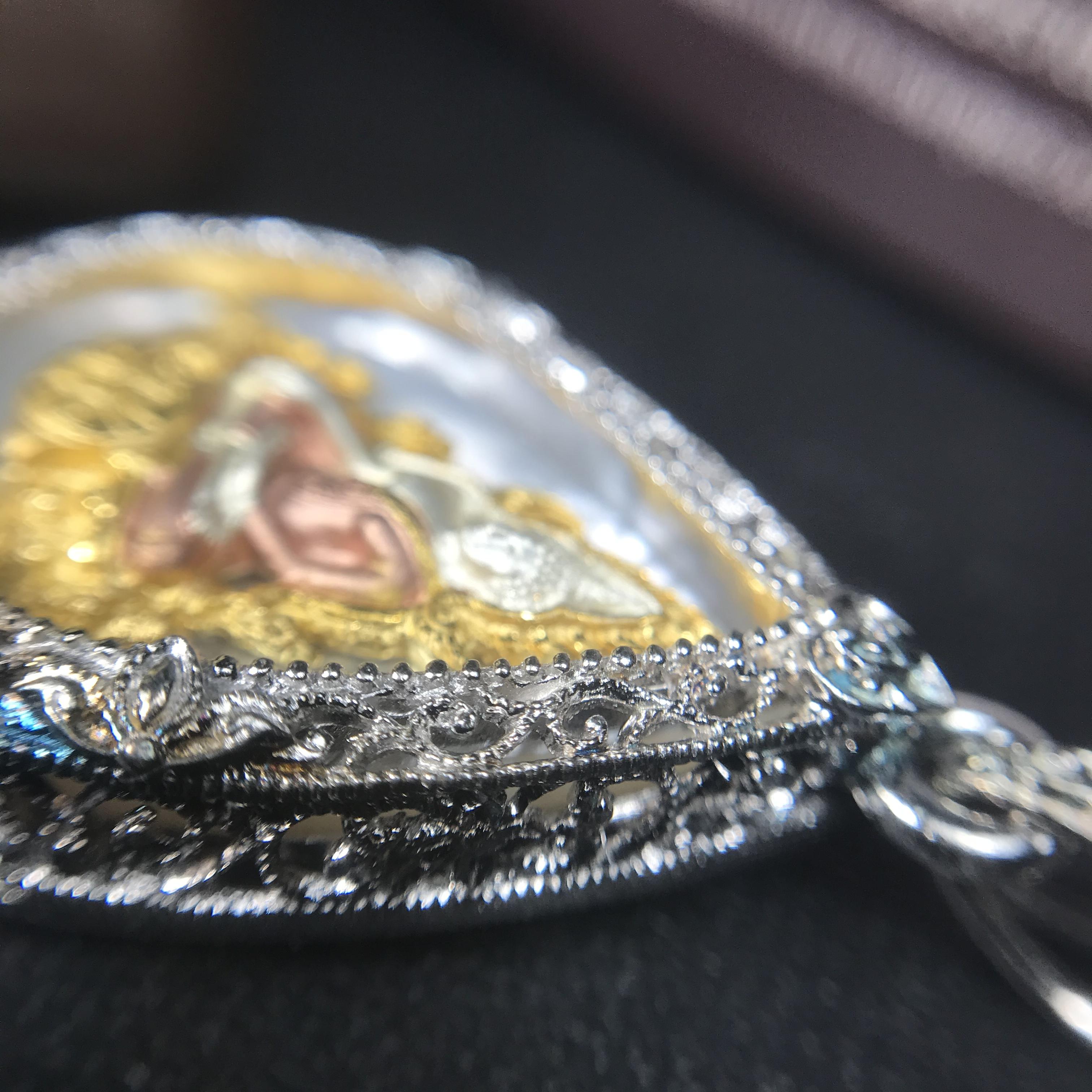 พระพุทธชินราช ภปร. โครงการ "เพราะแผ่นดินนี้ คือ แผ่นดินเกิด" ปี2548(รุ่นแรก) เหรียญทรงหยดน้ำ ขนาด 21 x 31 มม. เนื้อเงินสามกษัตริย์