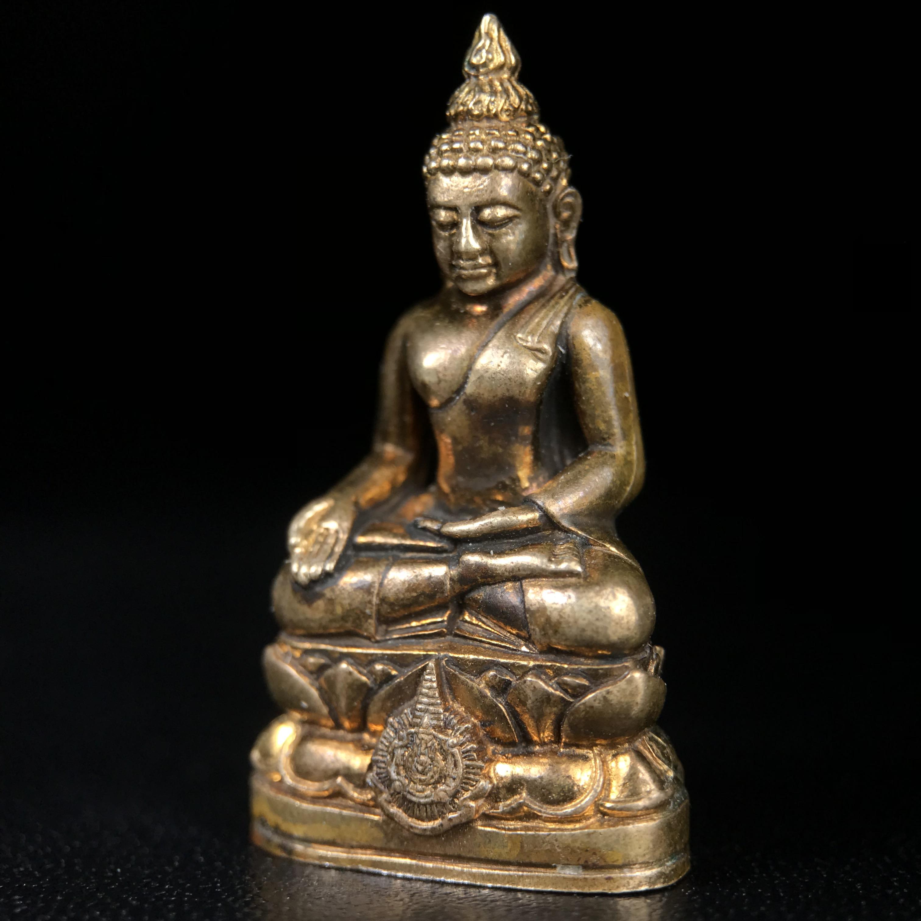 พระกริ่งไพรีพินาศ บรรจุเหล็กไหล ครั้งแรกและครั้งเดียวในประวัติศาสตร์ เฉลิมพระเกียรติ พระบาทสมเด็จพระเจ้าอยู่หัวรัชกาลที่9 พระชนมพรรษา 6 รอบ ปี2542 เนื้อสัมฤทธิ์(บรรจุเหล็กไหล)ดีนอก-ดีใน พิธีใหญ่ มวลสารเด่น(พิเศษกรรมการ ตอก 2 โค๊ต หมายเลข ๒๒๑๘)หายาก