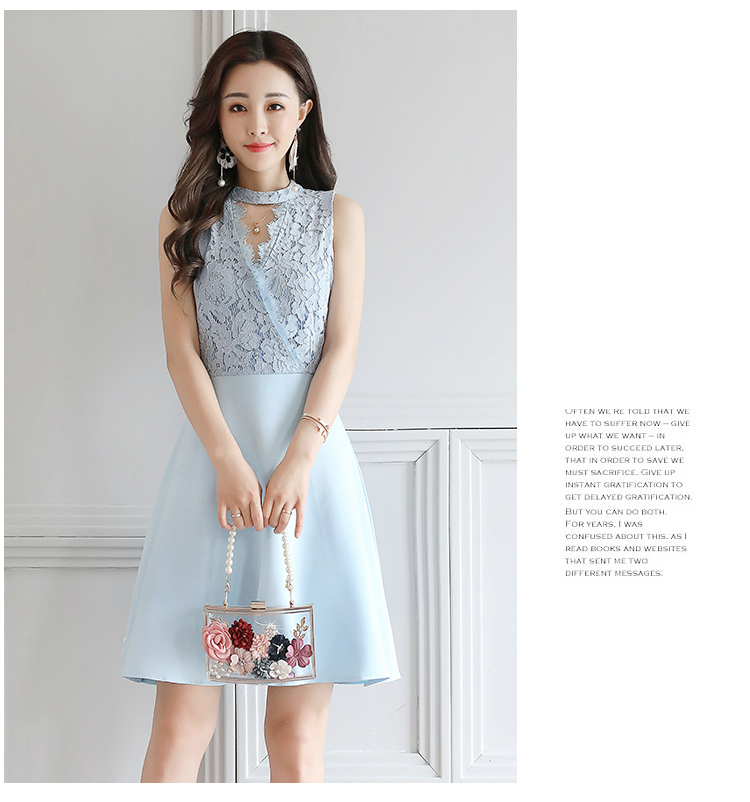 ชุดเดรสสั้นสีฟ้าเสื้อลูกไม้คอวีแขนกุด กระโปรงทรงเอ สวยเก๋ ดูดี