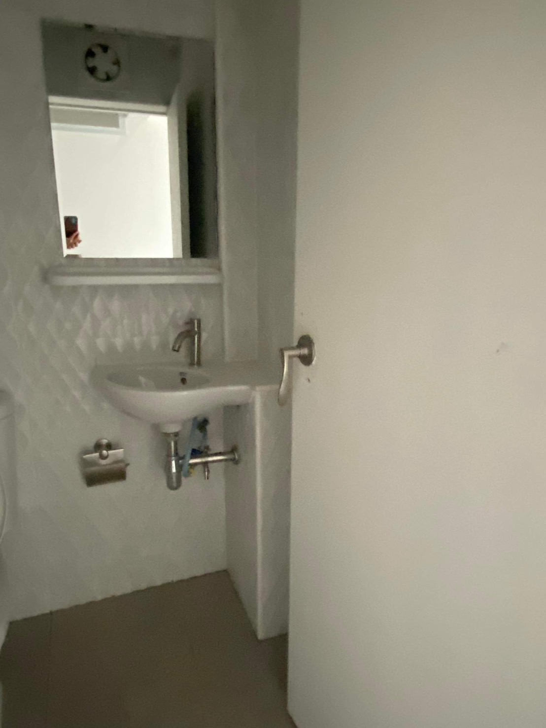 For Rent : Phuket Town, 3.5-Story Commercial Building, 5 Bedroom 3 Bathrooms