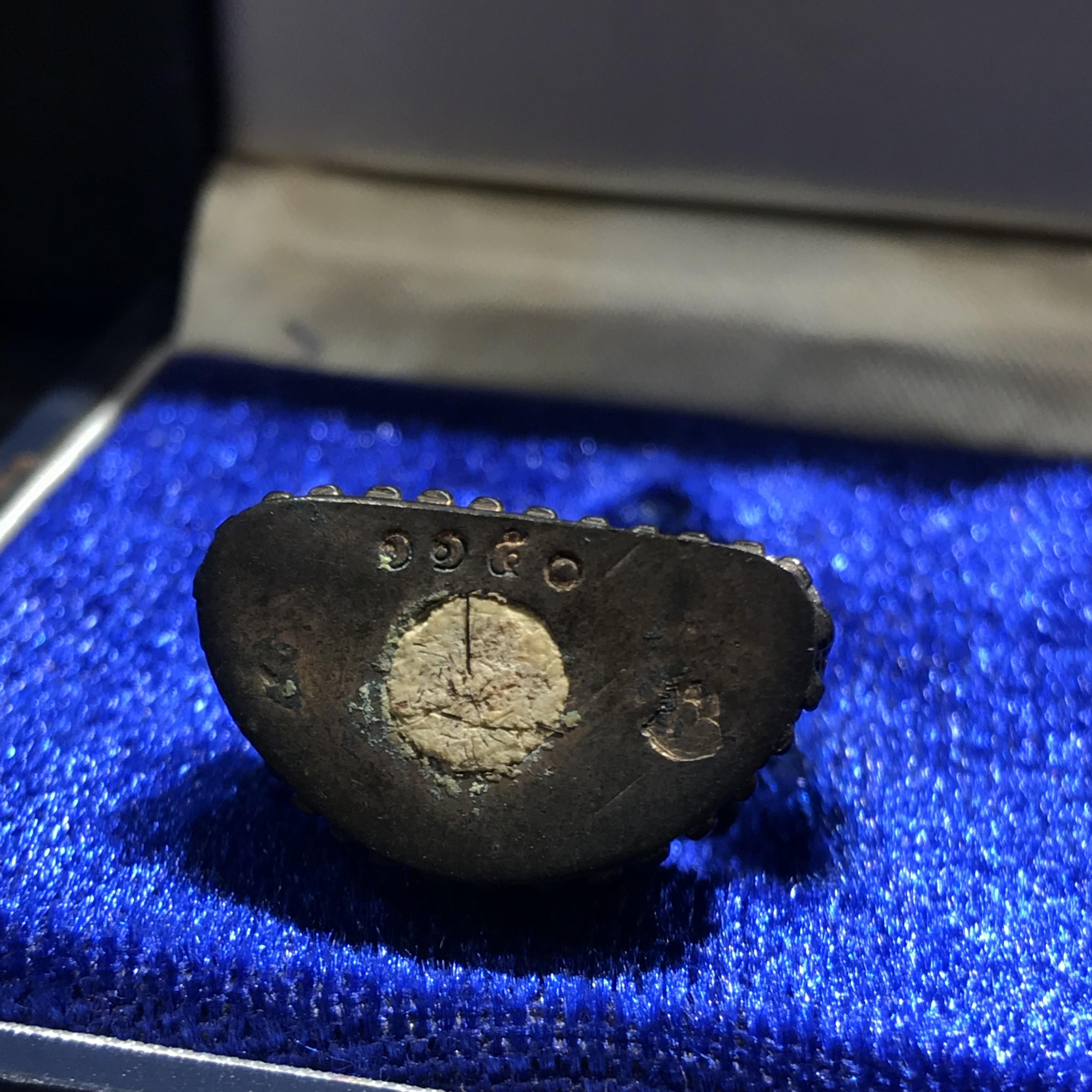 พระนิรันตราย ปี2538 วัดบวรนิเวศ เนื้อนวโลหะเต็มสูตร (อุดผงจิตรดาและเส้นเกษา)(นิยมหายาก)