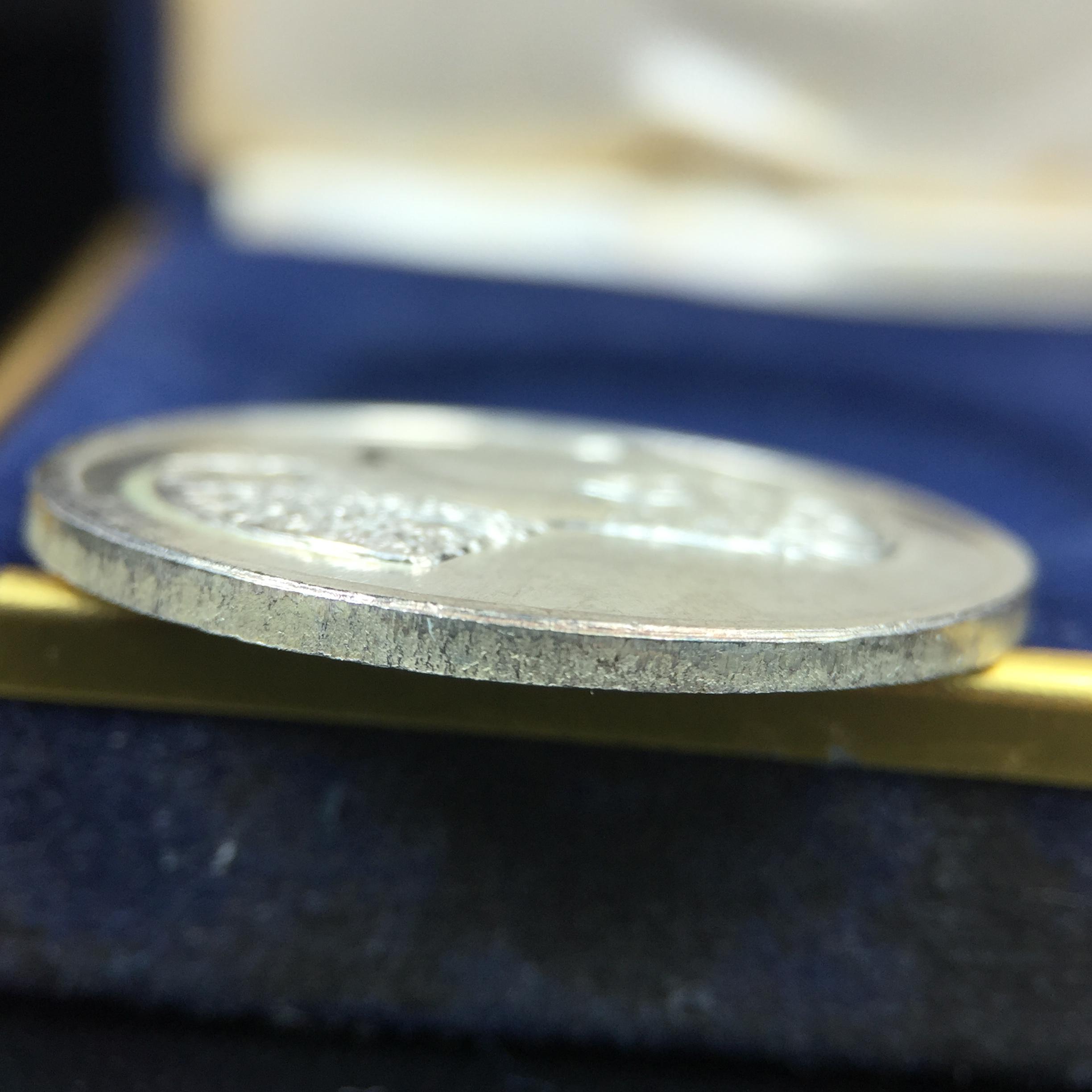 เหรียญพระบรมรูปคุ้มเกล้า รพ.ภูมิพล ปี2522 (ในหลวงเททอง) เนื้อเงิน พิมพ์ใหญ่ คัดสภาพสวยพร้อมกล่องเดิมยุคแรก(หายาก)