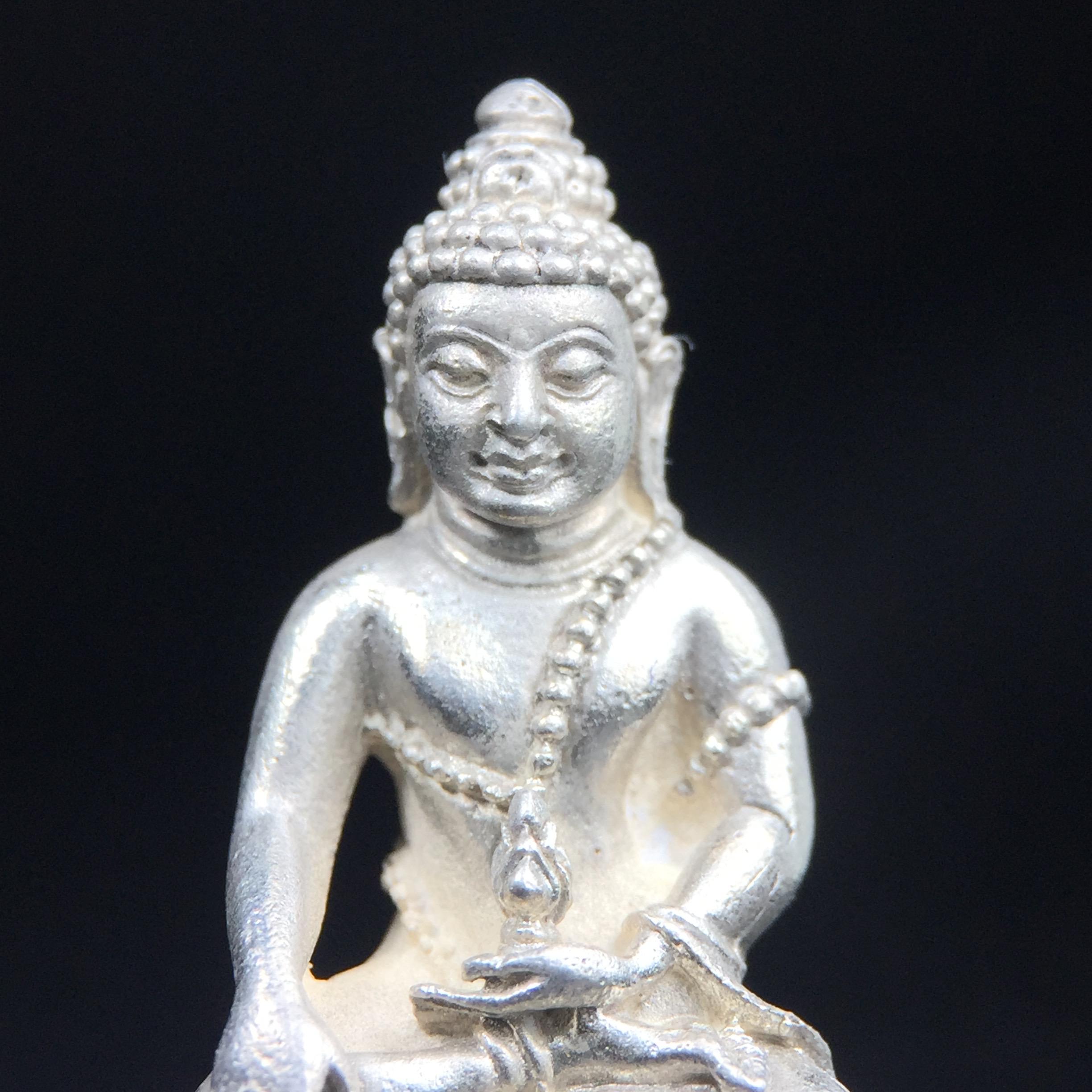 พระกริ่งศิรากาศ ภปร.(พระกริ่งคุ้มเกล้า)วัตถุมงคล"คุ้มเกล้าฯ" มูลนิธิ “คุ้มเกล้า” ในพระบรมราชูปถัมภ์ จัดสร้าง โรงพยาบาลภูมิพล เนื้อเงิน(พิมพ์หน้าไทย)(สภาพผิวสวย)(รัชกาลที่9เสด็จเททอง)(พิธีใหญ่)(นิยม)