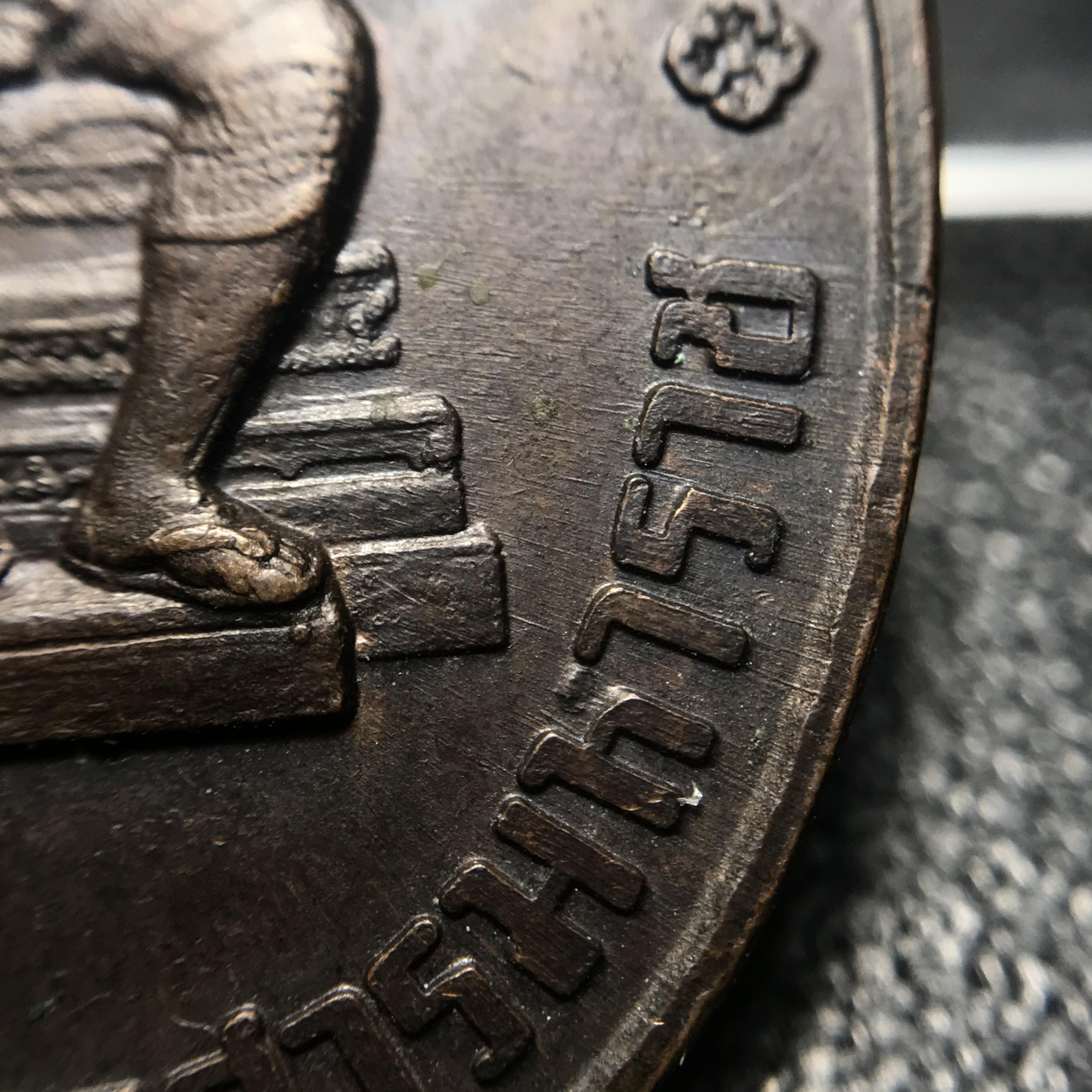 เหรียญหนึ่งในสยาม ด้านหน้าสมเด็จพระนเรศวรมหาราช ด้านหลังพระไพรีพินาศ ปี2519(เหรียญพระราชทาน)(ในหลวงรัชกาลที่9 เสด็จในพิธี)(พิมพ์นิยม คัดสภาพสวย หายาก)(1 ใน7000เหรียญ)