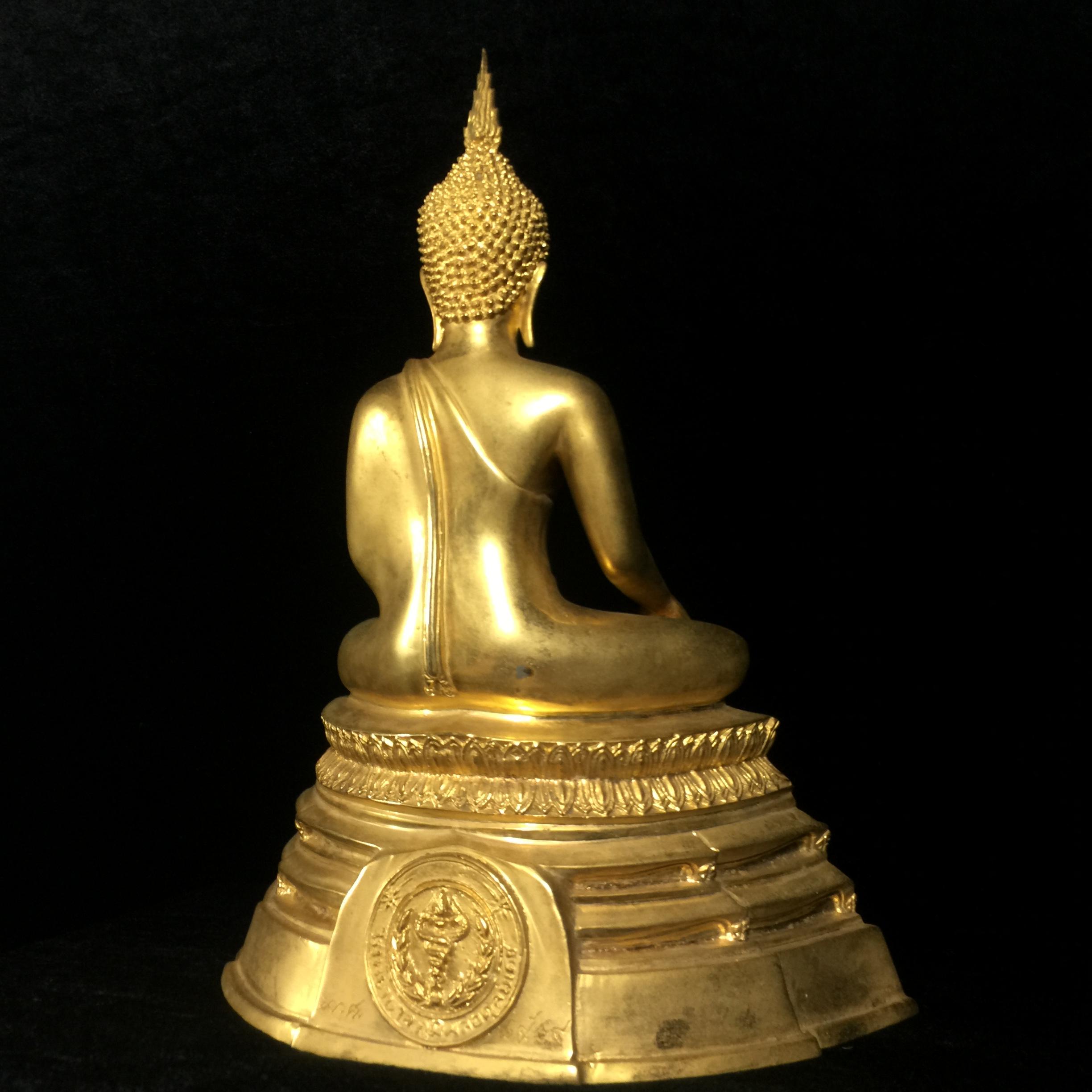 พระบูชาพระพุทธศิรมงคล ภปร. วัตถุมงคลคุ้มเกล้าปี2524 ของมูลนิธิคุ้มเกล้า โรงพยาบาลภูมิพลจัดสร้าง ขนาดหน้าตัก5นิ้ว(ในหลวงรัชกาลที่9 ทรงจุดไฟพระฤกษ์และเททอง พิธีใหญ่)ยอดนิยมหายาก