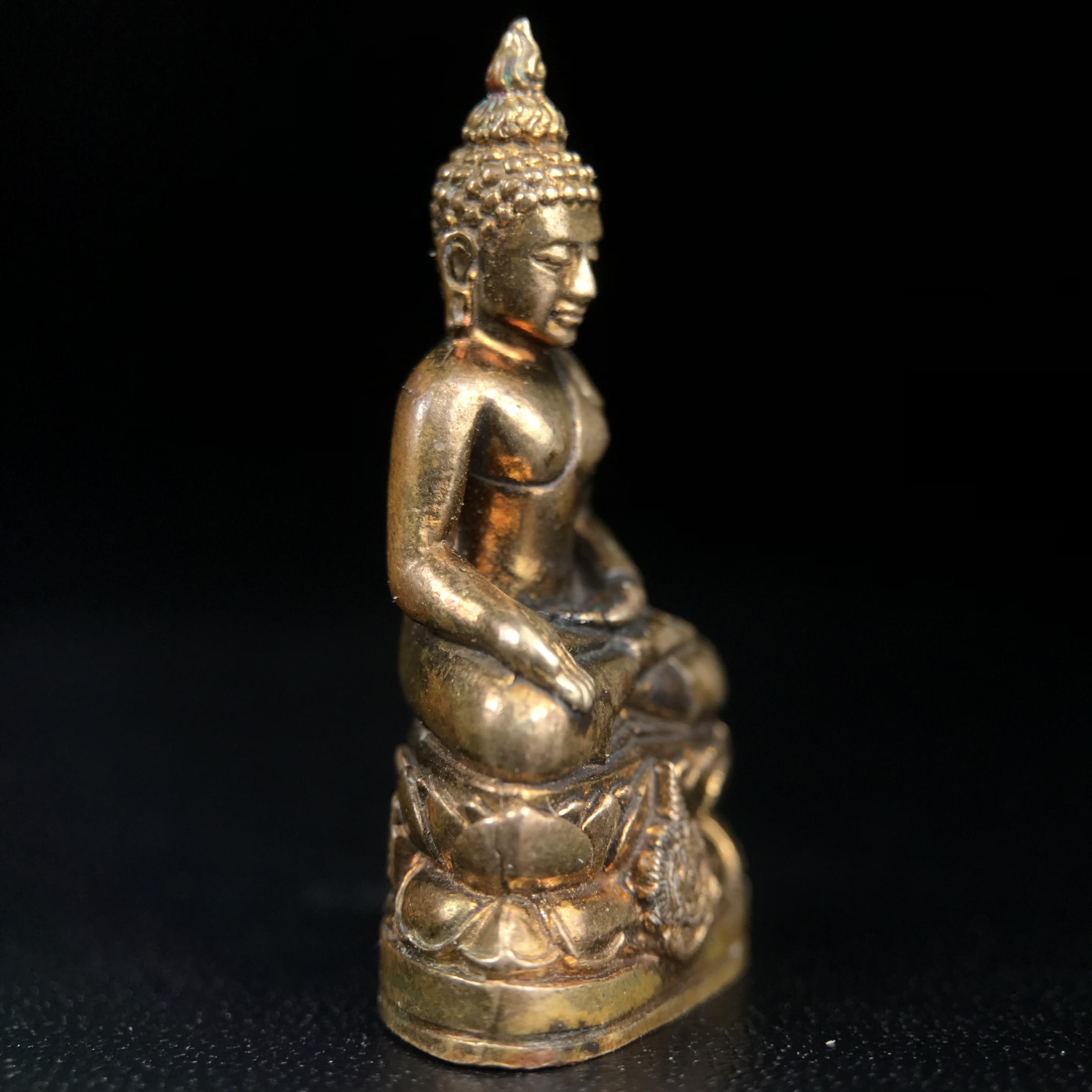 พระกริ่งไพรีพินาศ บรรจุเหล็กไหล ครั้งแรกและครั้งเดียวในประวัติศาสตร์ เฉลิมพระเกียรติ พระบาทสมเด็จพระเจ้าอยู่หัวรัชกาลที่9 พระชนมพรรษา 6 รอบ ปี2542 เนื้อสัมฤทธิ์(บรรจุเหล็กไหล)ดีนอก-ดีใน พิธีใหญ่ มวลสารเด่น(พิเศษกรรมการ ตอก 2 โค๊ต หมายเลข ๒๒๑๘)หายาก