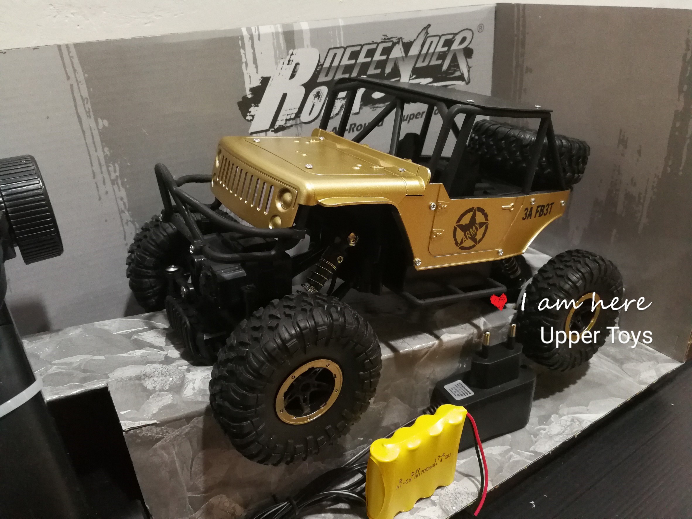 รถจิ๊บบังคับไฟฟ้า jeeb ไต่หิน4x4 1/14 เคลื่อน 2.4 Gz no.699-112B (สีเหลืองทอง)