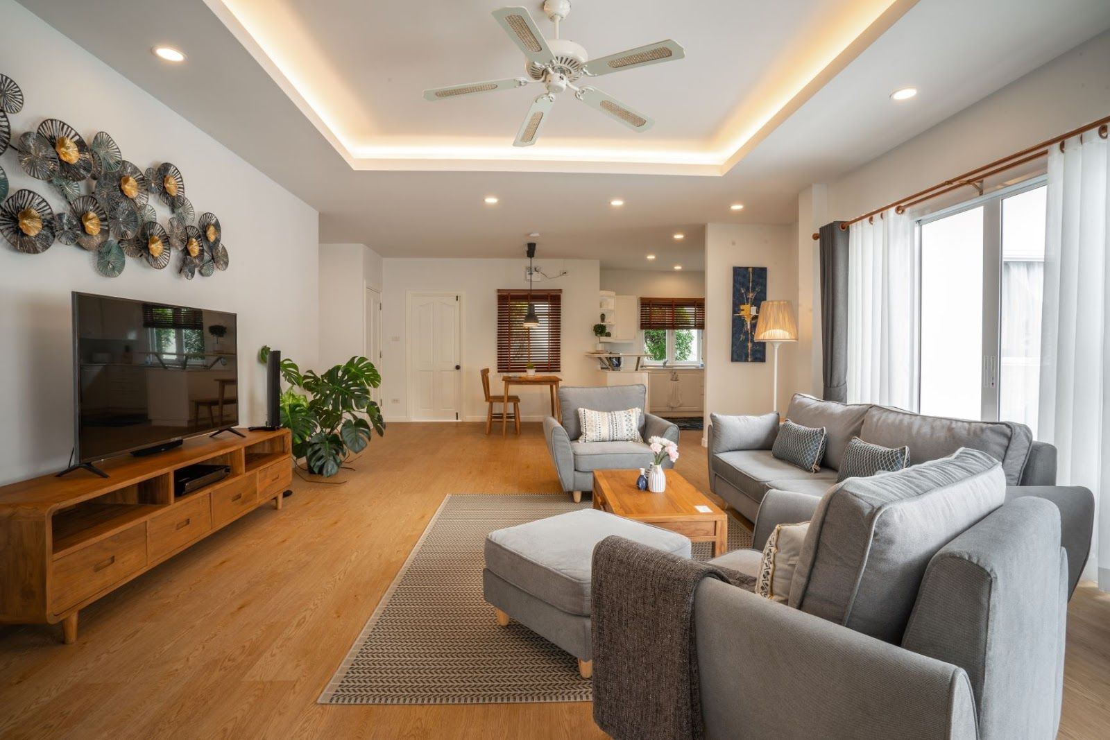 For Rent : Rawai, Pool Villa with Jacuzzi, 3 bedrooms 3 Bathrooms, Pool view.