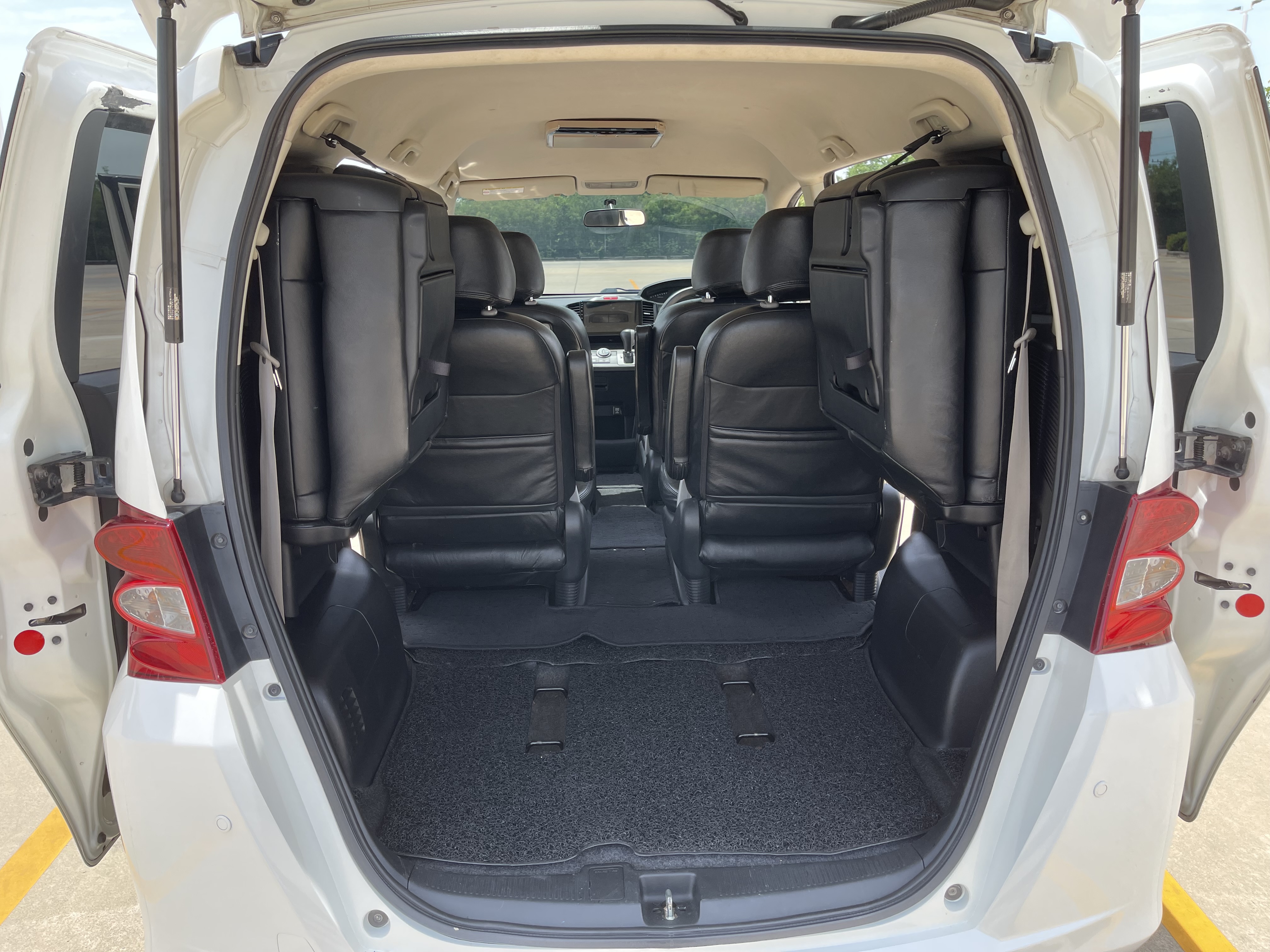 Honda Freed 1.5 E At 2012 ขาวมุก