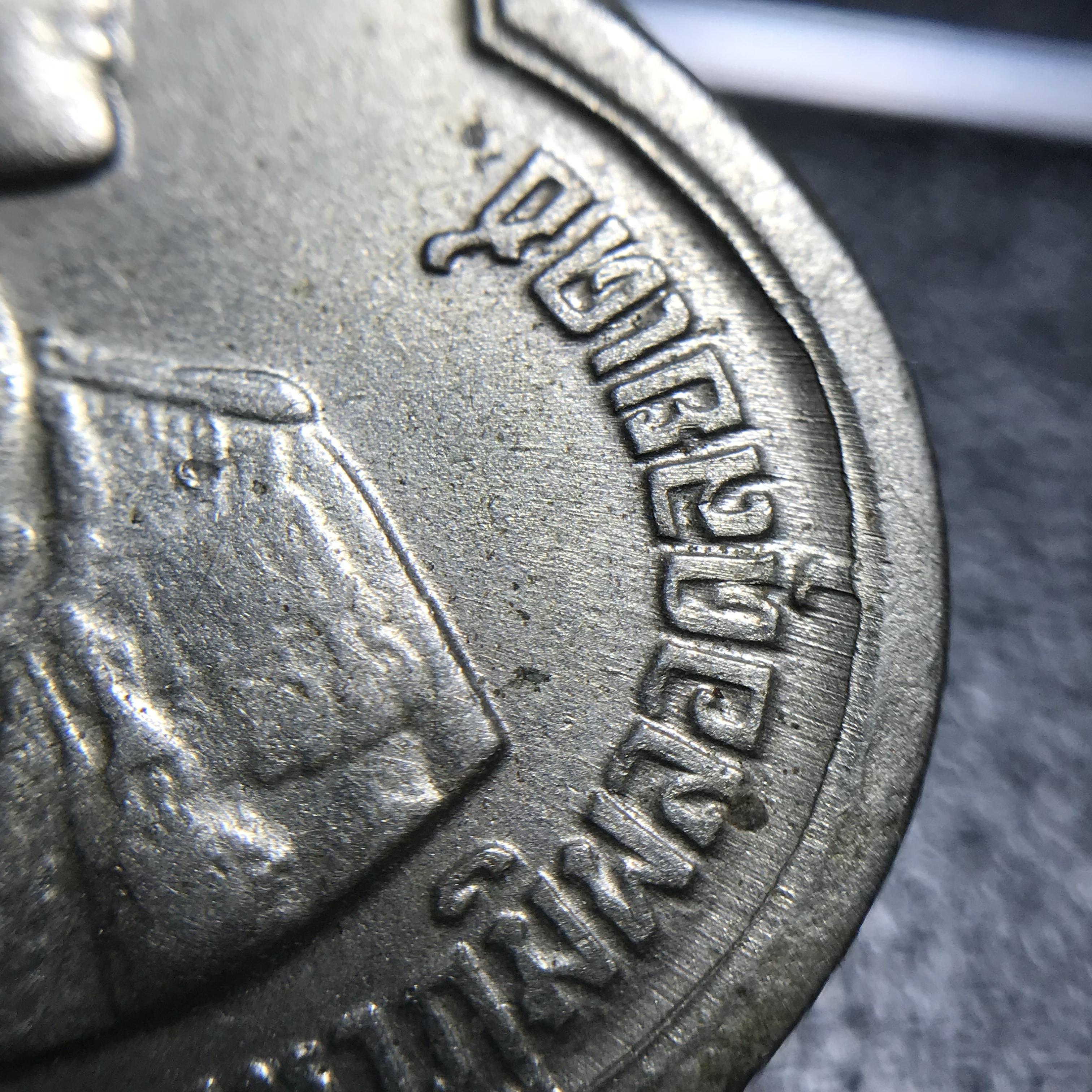 เหรียญอนุสรณ์มหาราช 3รอบ รัชกาลที่9 ปี2506 เนื้ออัลปาก้า โค๊ด "สว" สายโซ่คล้องเดิม(สภาพคัดสวยผิวเดิมโค๊ต “สว” ด้านซ้ายหายากนิยม)