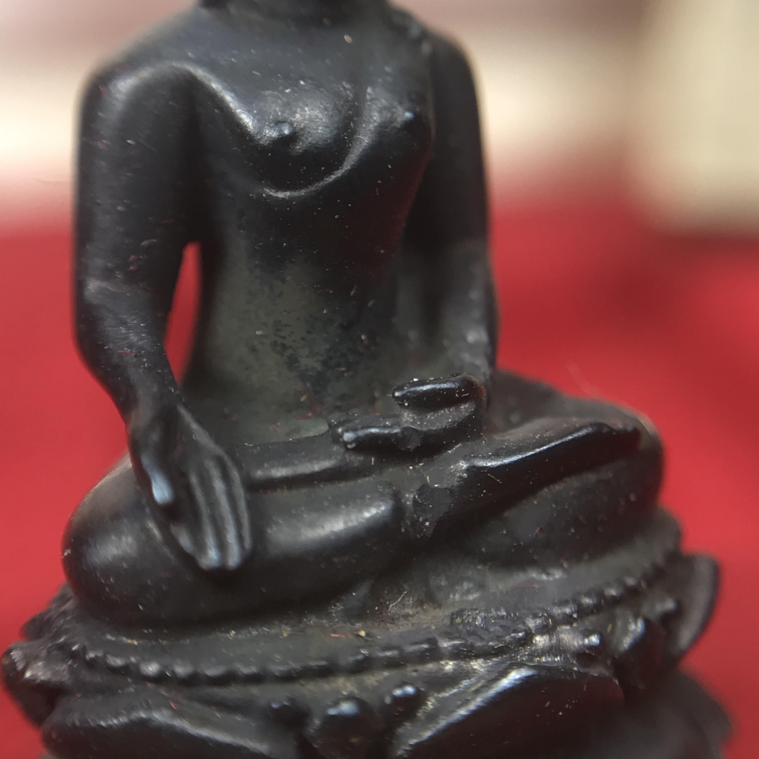 ชุดพระกริ่งไพรีพินาศ(รุ่นแรก สมเด็จพระญาณสังวร) เนื่องในพระบรมราชวโรกาสพระบาทสมเด็จพระเจ้าอยู่หัวรัชกาลที่9 เสด็จพระราชดำเนิน ในงานตัดลูกนิมิตสีมาอุโบสถ วัดเพชรวราราม จ.เพชรบูรณ์ ปี ๒๕๒๐ รุ่นเขาค้อ (ชุดกรรมการ ได้รับพระราชทาน พบเจอและหายากมากในปัจจุบัน)