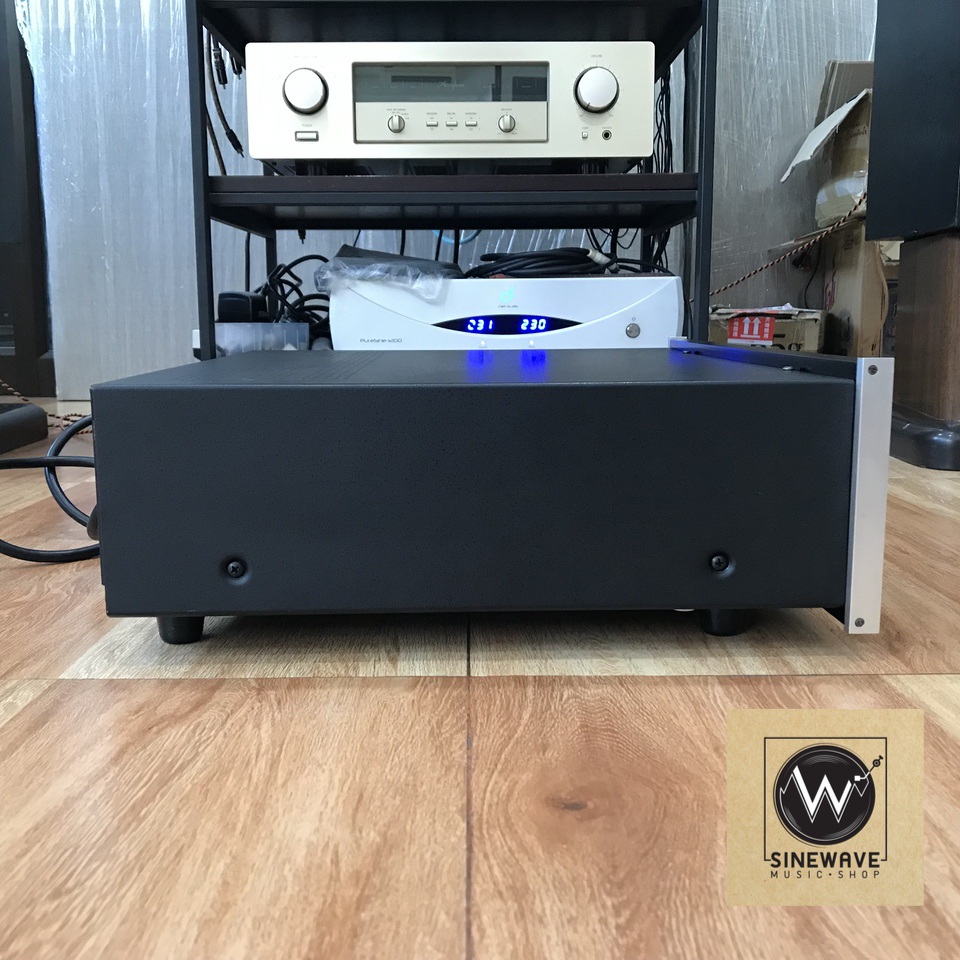 Pre Amp ยี่ห้อ Mcintosh รุ่น C40 (Made in USA) ไฟ 220Volts