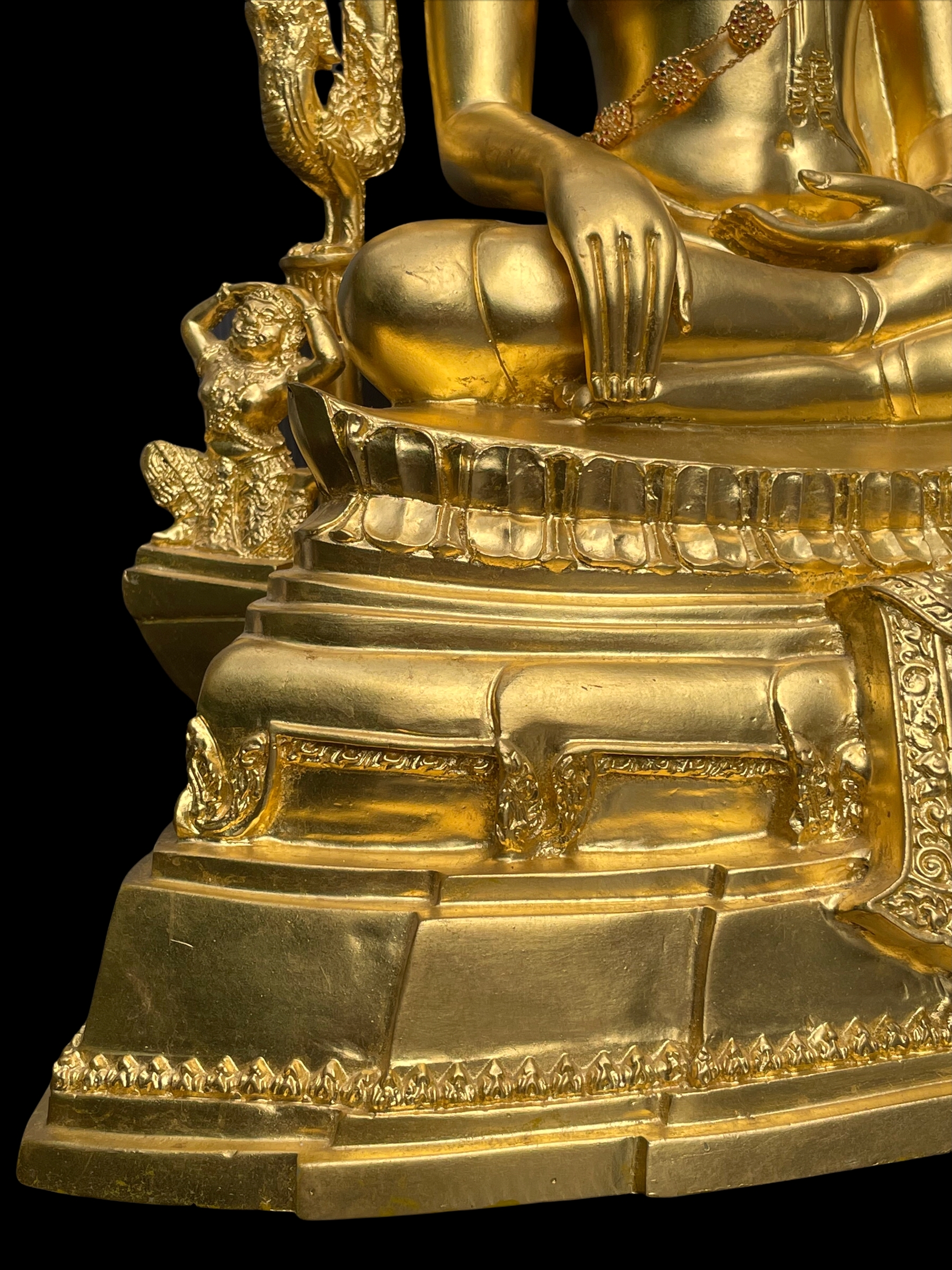 พระพุทธชินราช(จำลอง)ภปร. 84พรรษา เนื้อโลหะ ลงรักปิดทอง 100% ขนาดหน้าตัก 9 นิ้ว(ใต้ฐานบรรจุพระพุทธชินราชเนื้อผงพระราชทานมวลสาร จิตรลดาและเส้นพระเจ้า(เส้นผม))