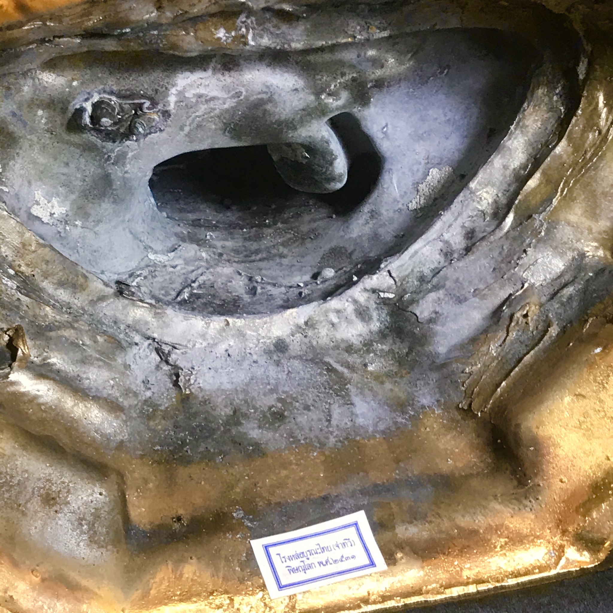 พระพุทธชินราช ภปร. รุ่นปฎิสังขรณ์ ปี2531 หน้าตัก 9นิ้ว กะไหล่ทอง(พร้อมตู้ครอบ) งานลุงจ่าทวีบูรณเขตต์ (สวยหายากนิยม)