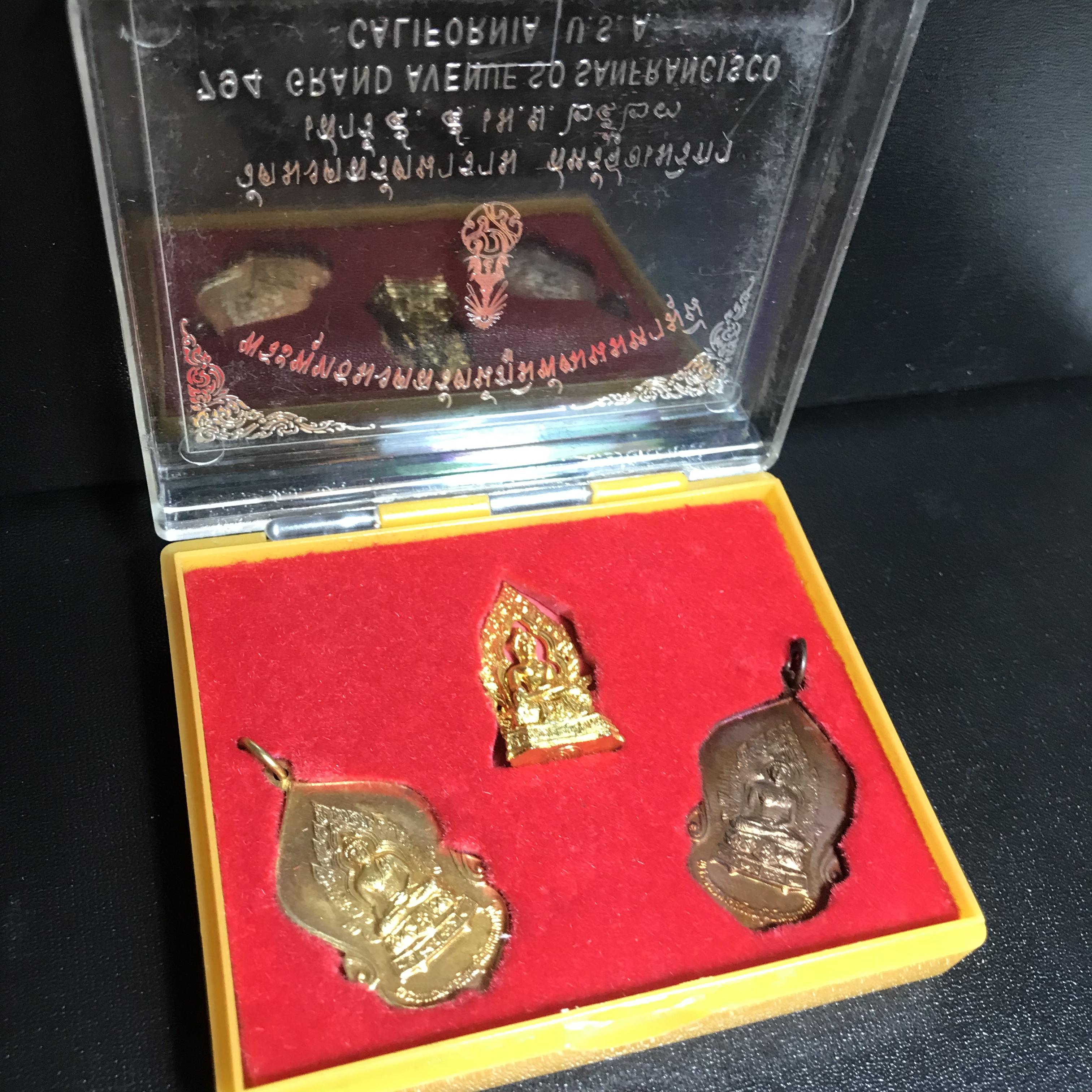 ชุดวัตถุมงคลพระพุทธมงคลรัตนภูมิพัฒนมหามุนี ภปร. วัดมงคลรัตนาราม วัดไทยในซานฟรานซิสโก สหรัฐอเมริกา ( Sanfrancisco USA.) ปี2523