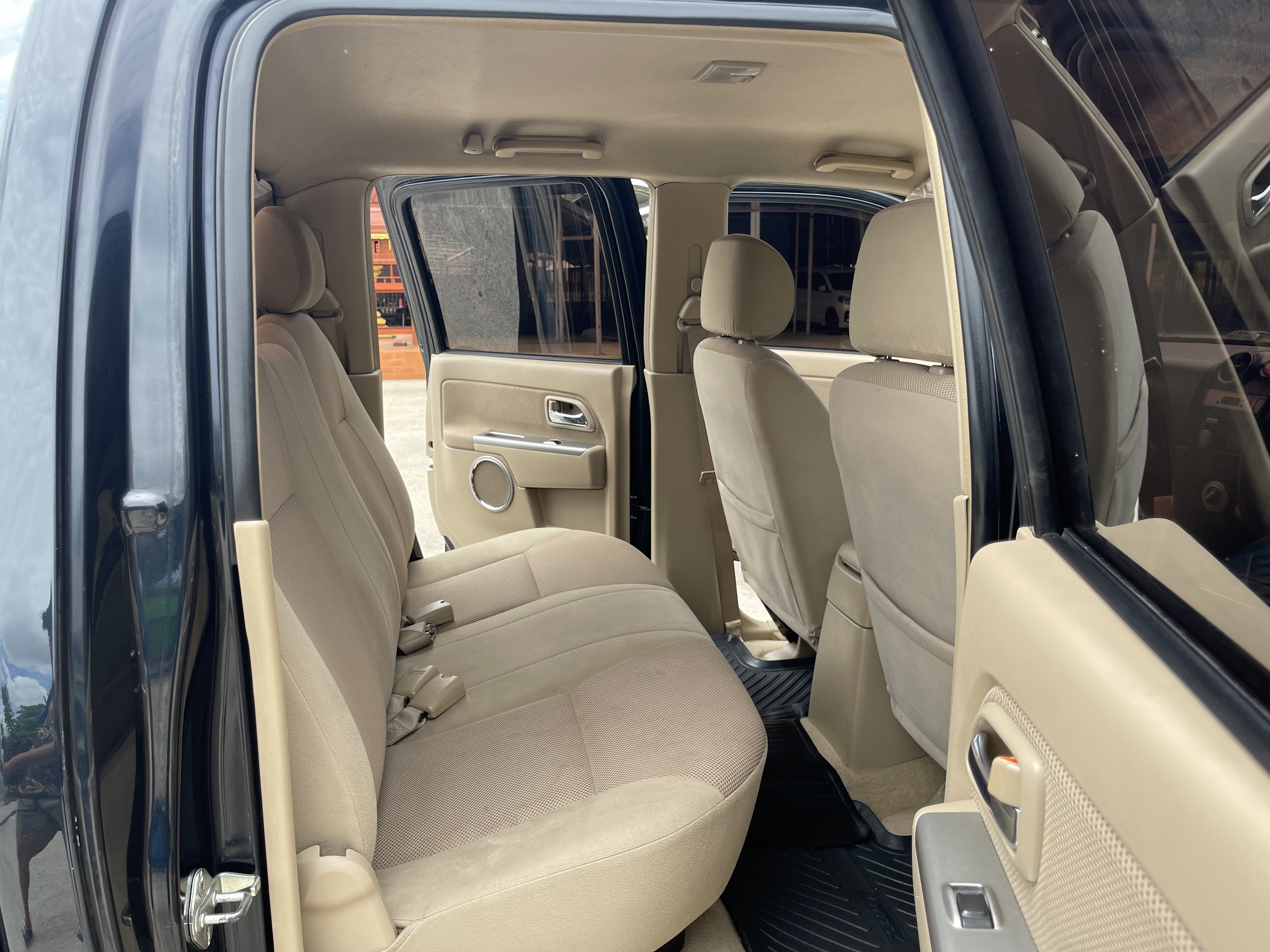 Isuzu Dmax 4ประตู Hilander 2.5 Abs 2011 ดำ