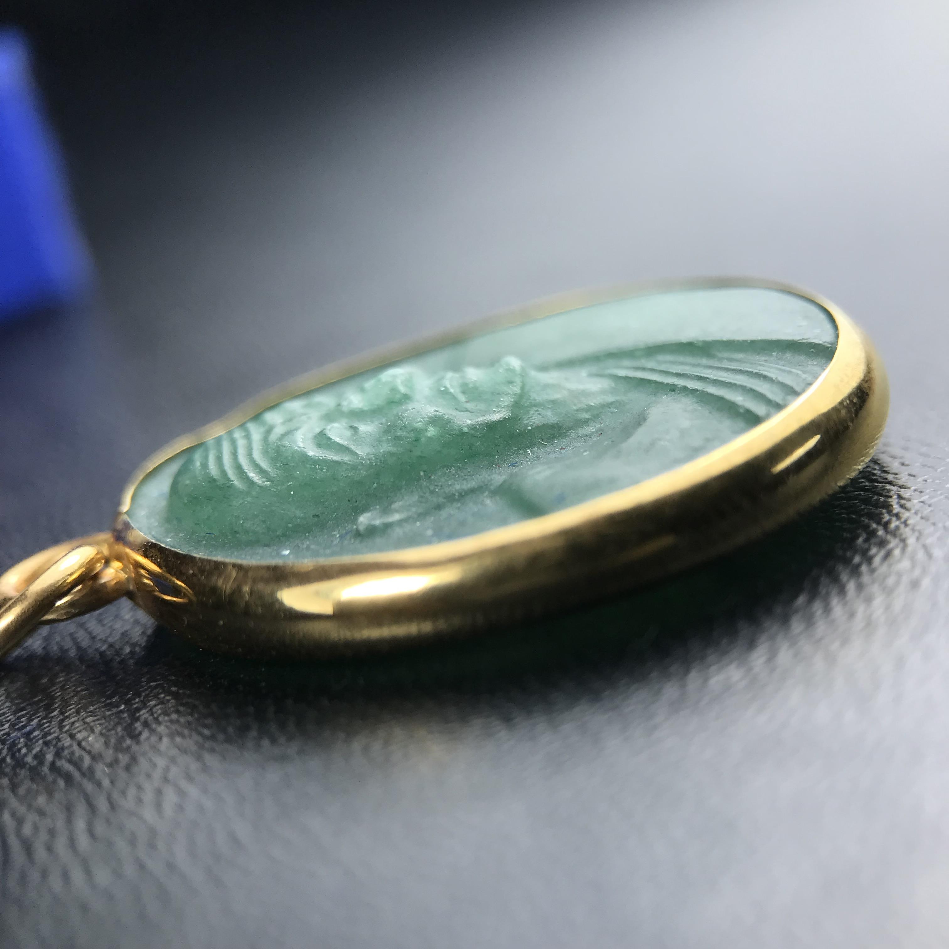 หลวงปู่ทวด วัดพะโคะ จ.สงขลา ปี 2543 เหรียญหยกรูปไข่(เลี่ยมทองคำ) ขนาด 2.2 x 2.5 ซม. ด้านหลังแผ่นโค๊ตทองคำ สร้างโดยสมาคมชาวเพชรบุรี “สมเด็จเจ้าพะโคะหลวงปู่ทวดเหยียบน้ำทะเลจืด” ครั้งแรกแห่งประวัติศาสตร์(สวยงามเป็นของล้ำค่าหายากมาก)สภาพสวยสมบูรณ์