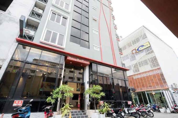 For Sale : Patong, Luxury Patong Resort , 45 Rooms, 10 floors with Swimming pool.