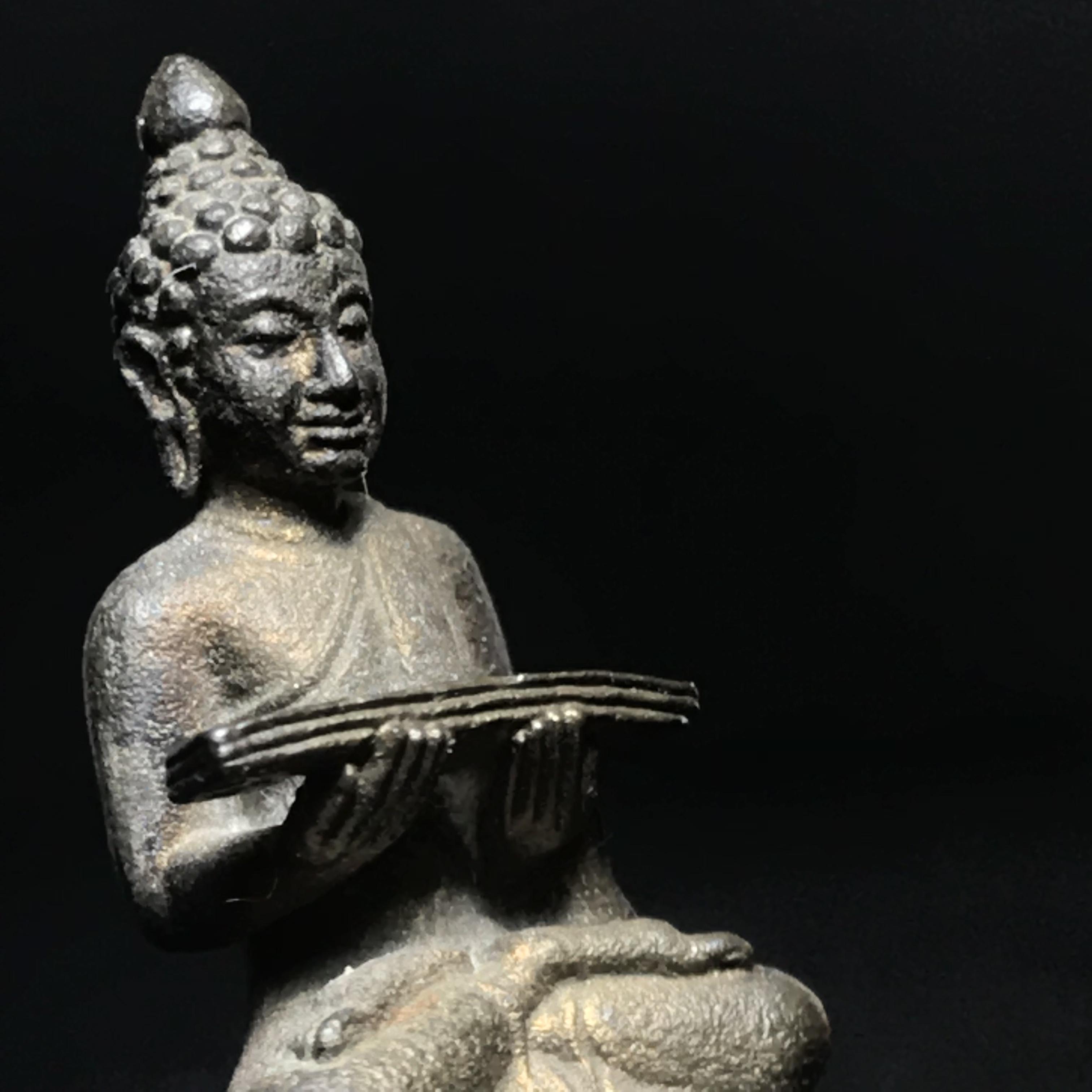 พระกริ่งปรมานุชิตชิโนรส วัดพระเชตุพนวิมลมังคลาราม(วัดโพธิ์) ปี2533 เนื้อนวโลหะ ( ในหลวงรัชกาลที่9เสด็จเททอง)